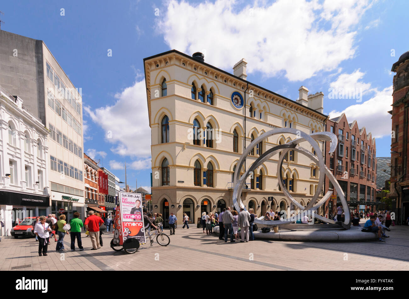Cornmarket, der Haupteinkaufsstraße in Belfast. Stockfoto
