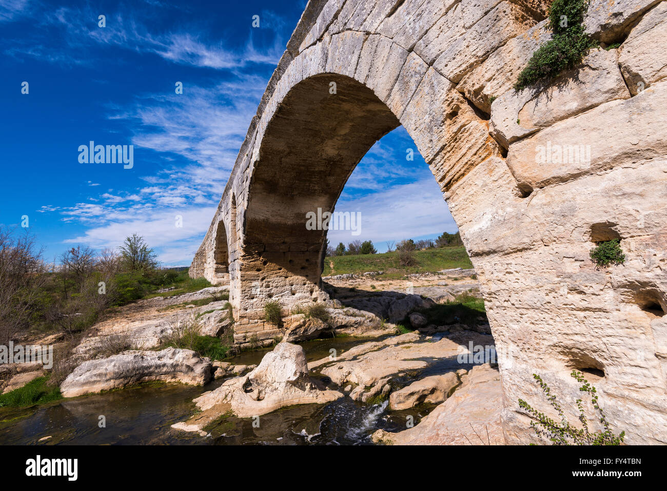 Le Pont Julien Bonnieux Vaucluse Provence Frankreich 84 Stockfoto