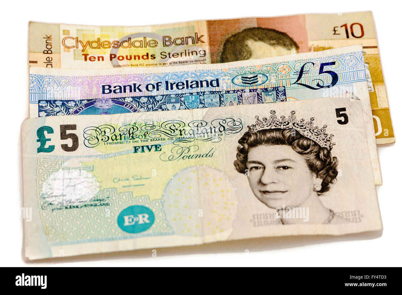 Banknoten der Clydesdale Bank in Schottland, der Bank von Irland, in Nordirland und die Bank von England, alle gesetzlichen Zahlungsmittel in Stockfoto