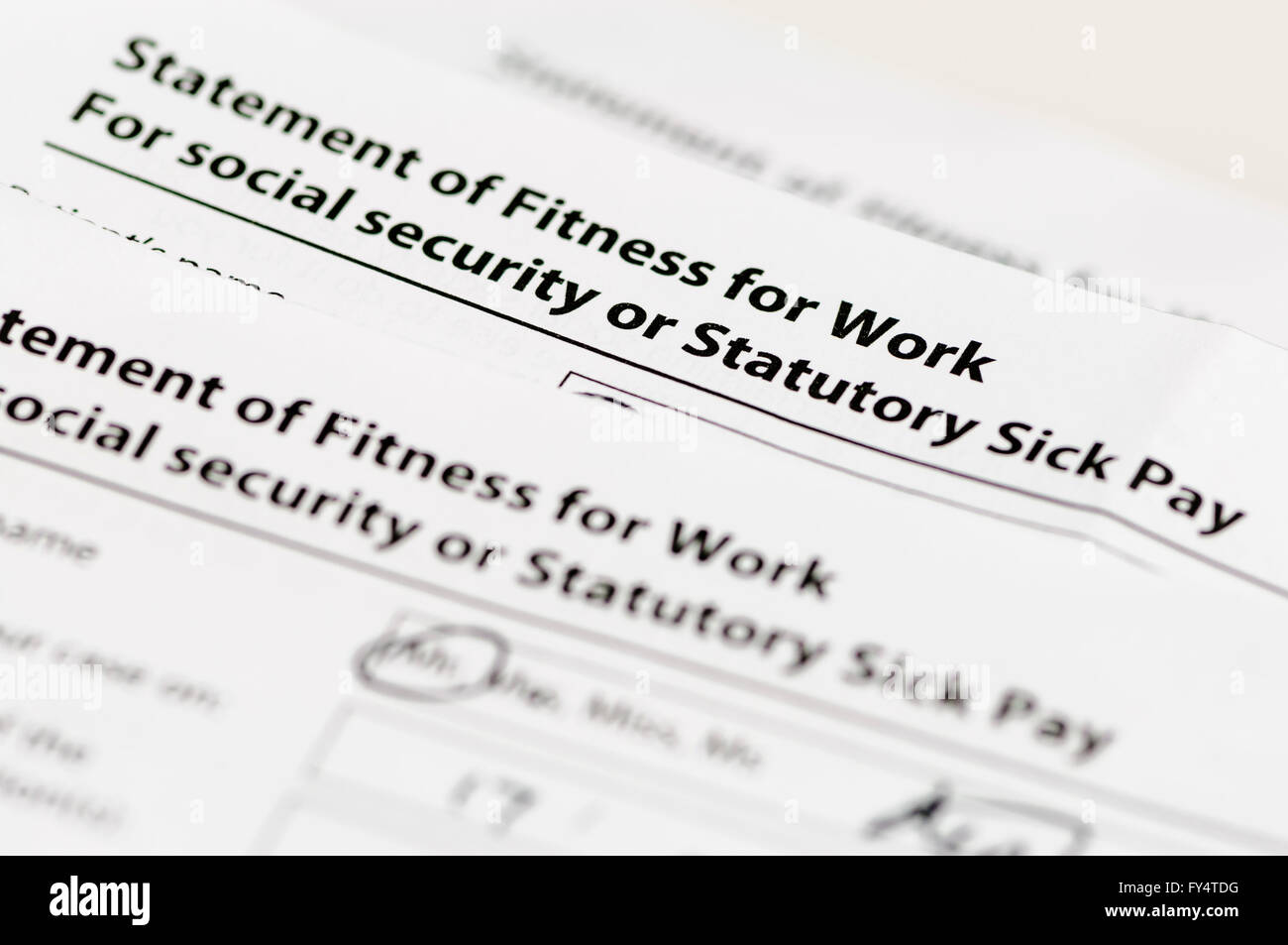 UK NHS Statement of Fitness zu arbeiten (oder "Sick Line") unter Angabe des Patienten ist nicht fit für die Arbeit. Stockfoto