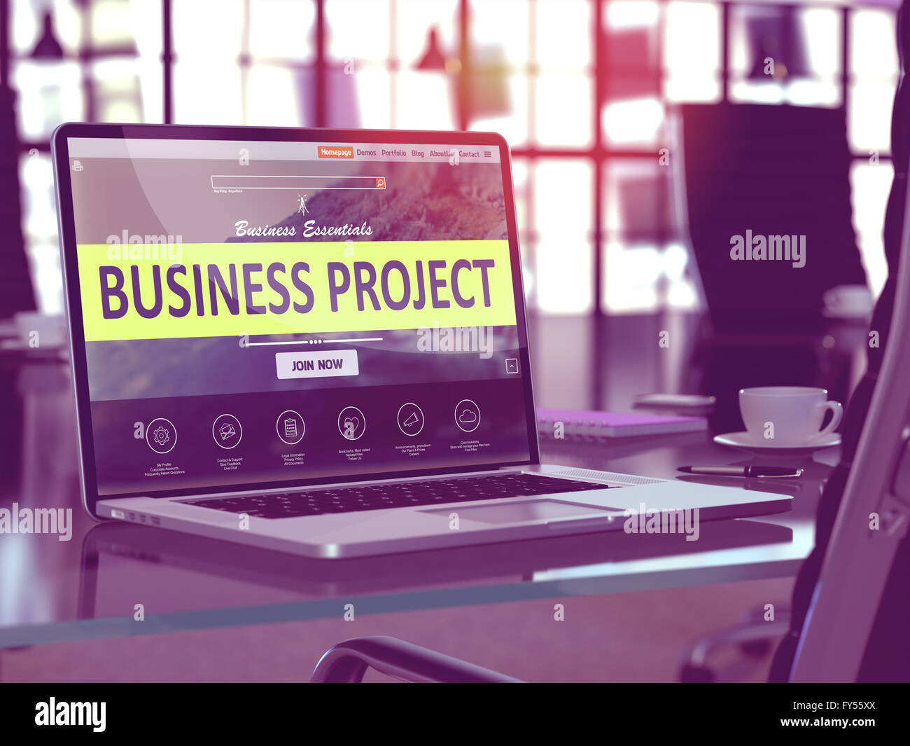 Business-Projekt-Konzept auf Laptop-Bildschirm. Stockfoto