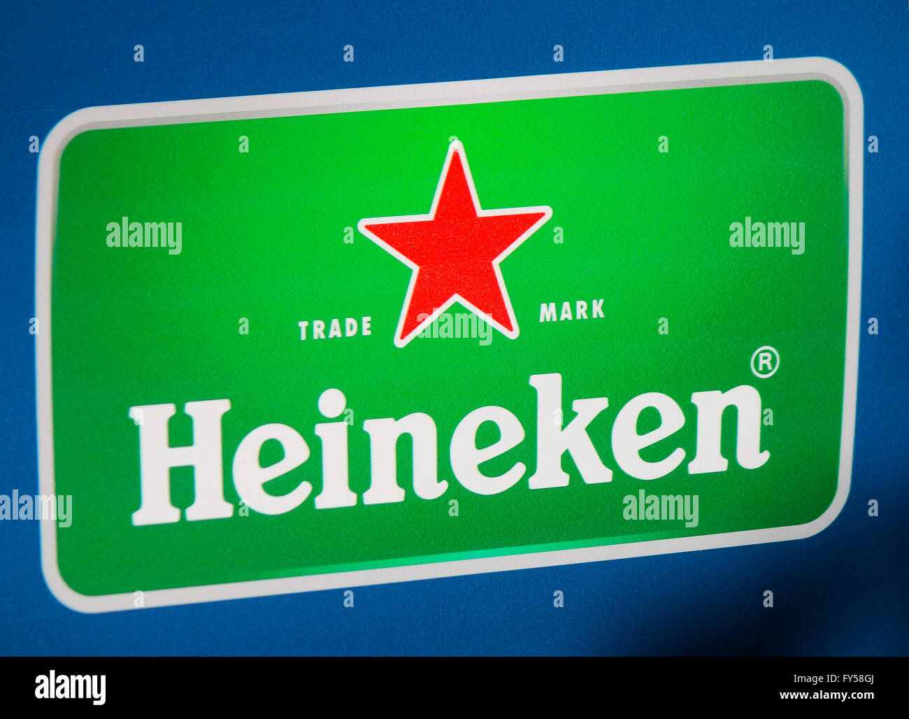 Das Logo der Marke "Heineken", Berlin. Stockfoto