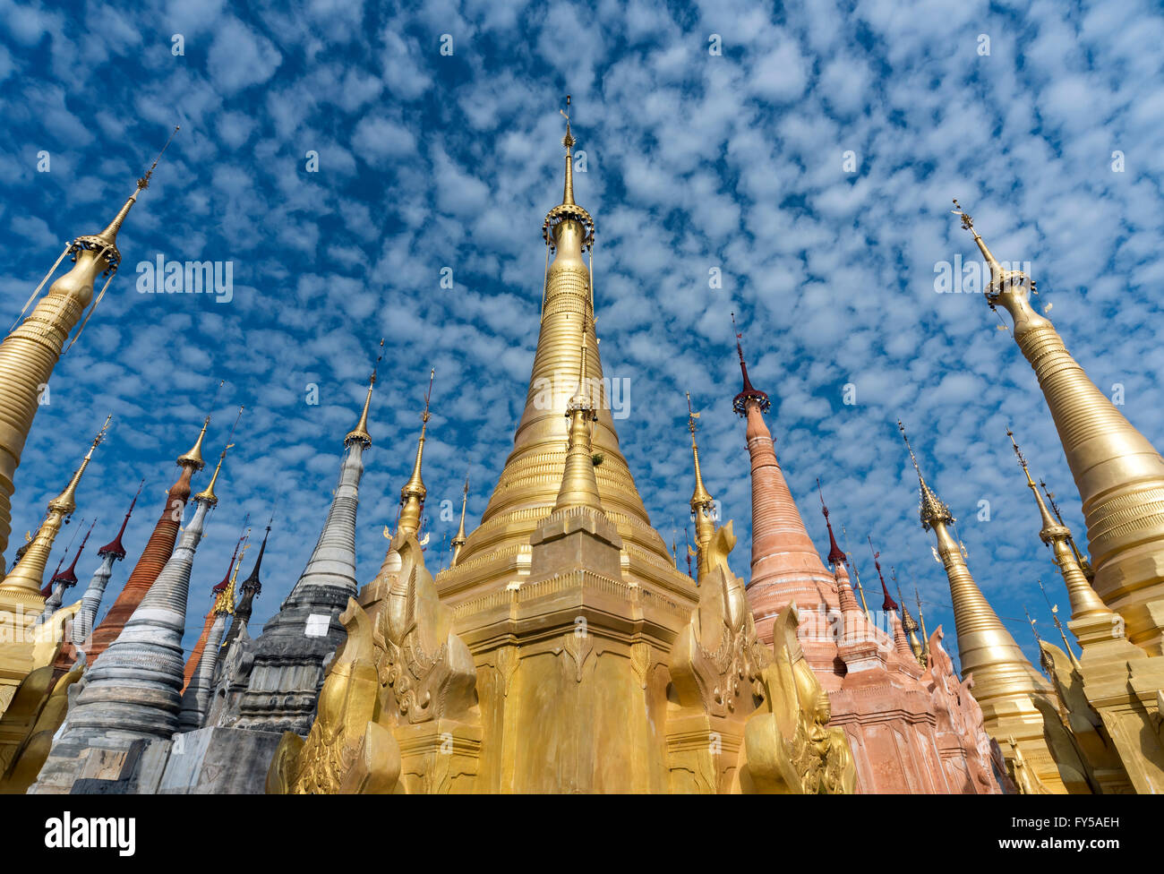 Goldene Stupas Shwe Inn Thein Paya, Pagode, die komplexe, Inthein, Indein, Shan State in Myanmar Stockfoto