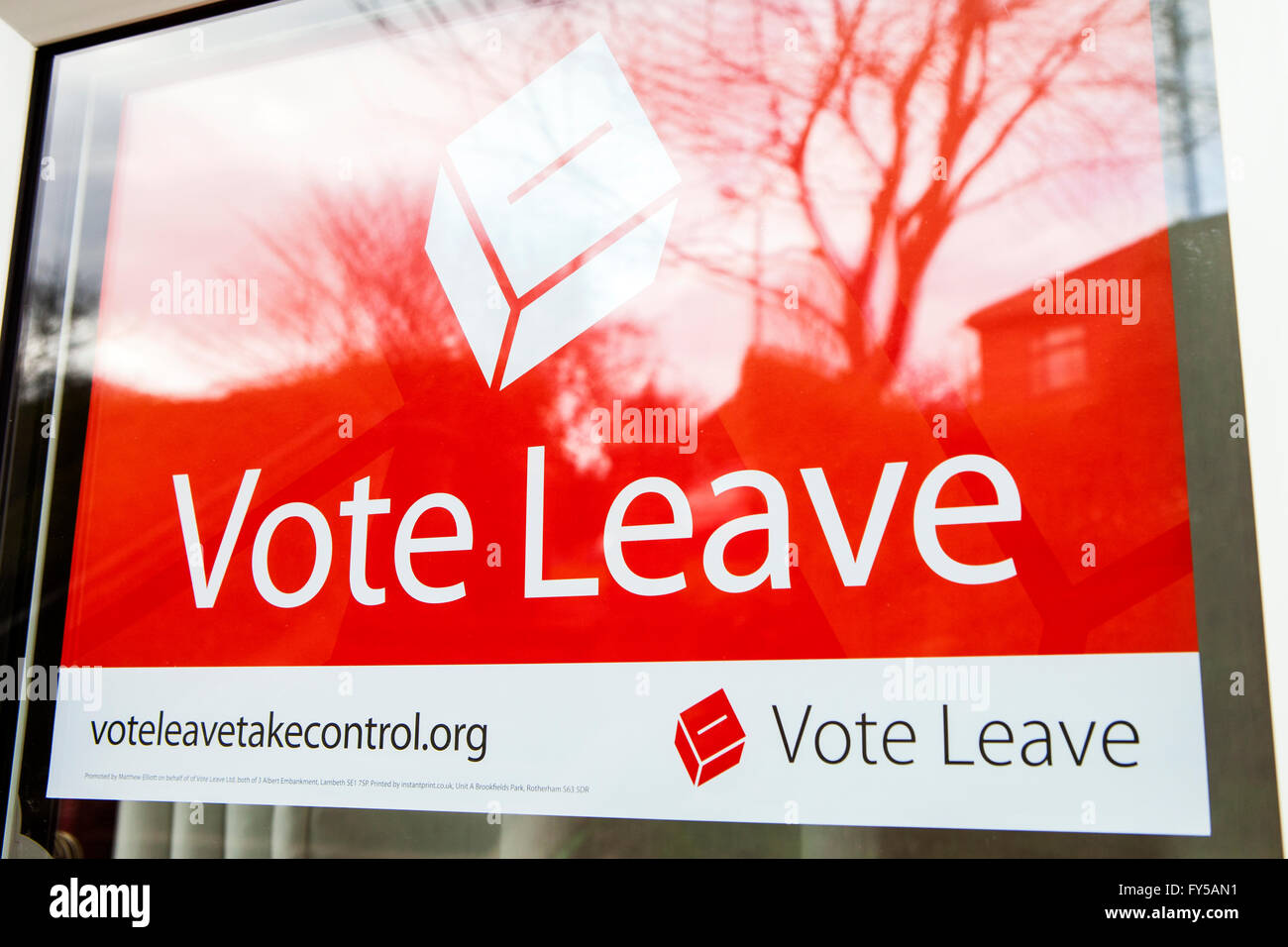 LONDON, UK - 3. März 2016: A Abstimmung verlassen Wahlplakat in einem Wohnhaus in London, am 3. März 2016 angezeigt. Stockfoto