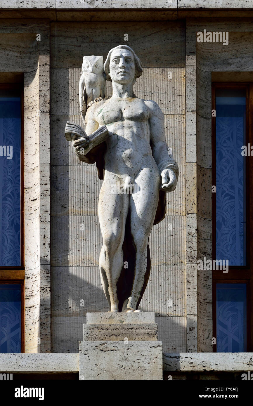 Prag, Tschechische Republik. Stadtbibliothek (Mestska Knihovna: 1928 - Jugendstil) in Marienbad Námesti (Virgin Mary Square)... Stockfoto