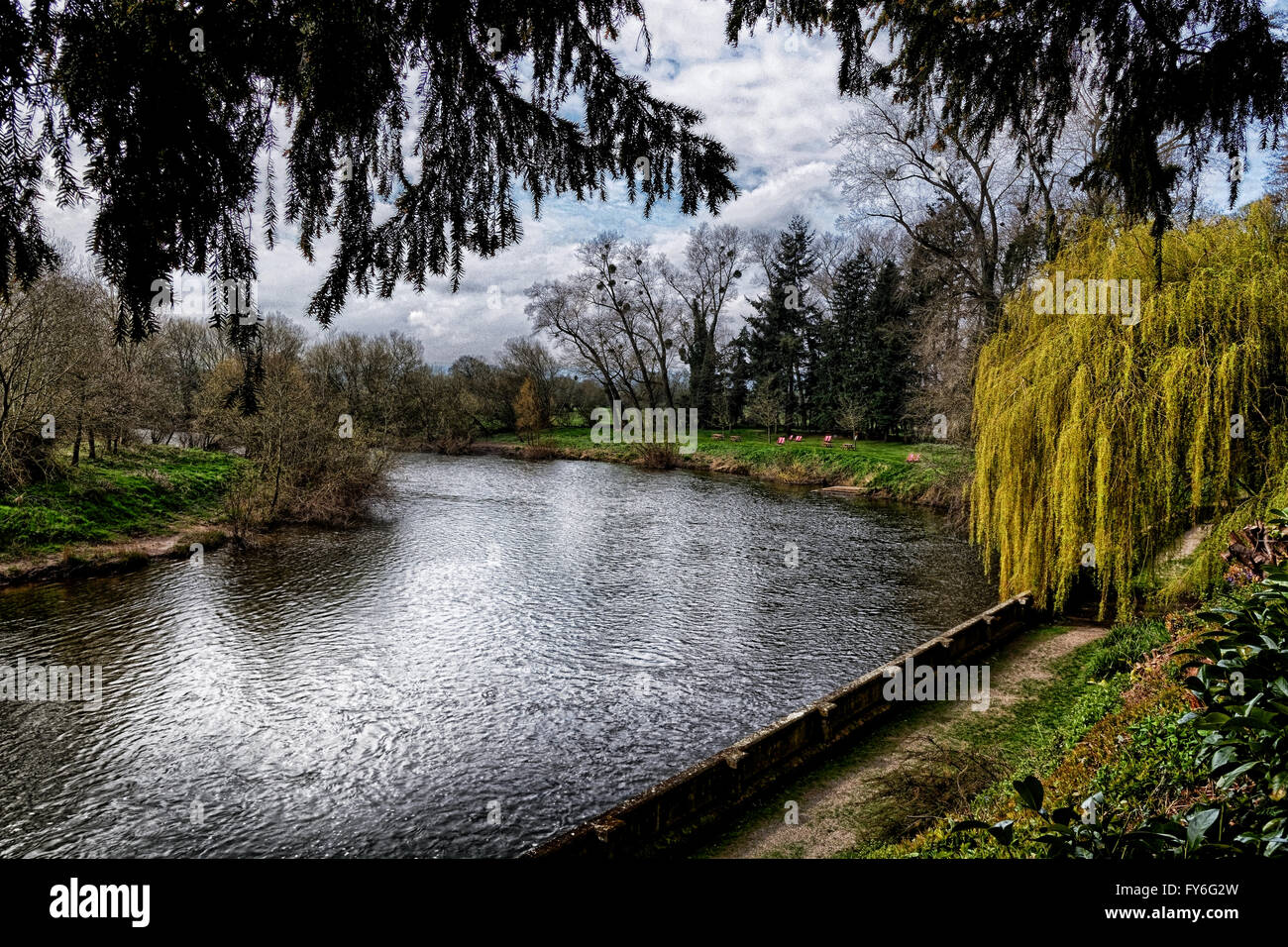 Am Ufer des Flusses Wye 5 Meilen stromaufwärts von Hereford sind sehr nett und malerisch. Stockfoto