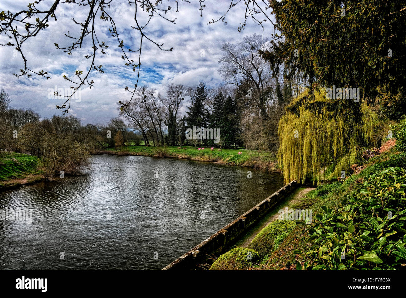 Am Ufer des Flusses Wye 5 Meilen stromaufwärts von Hereford sind sehr nett und malerisch. Stockfoto