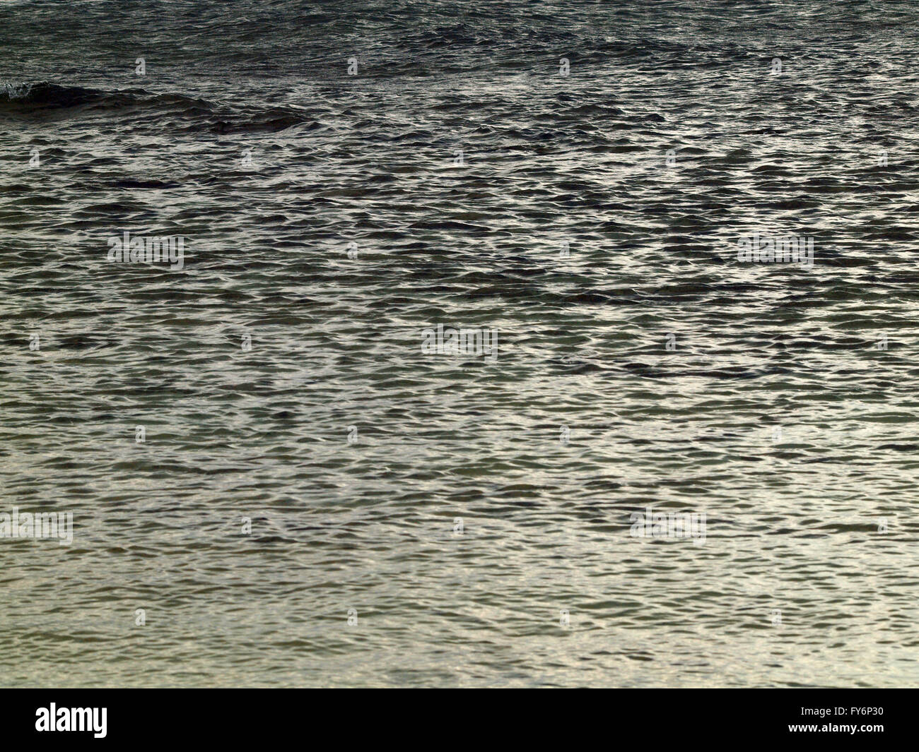Meerwasser Wellen vor der Küste wenn Oahu.  Gut für Hintergründe Texturen. Stockfoto