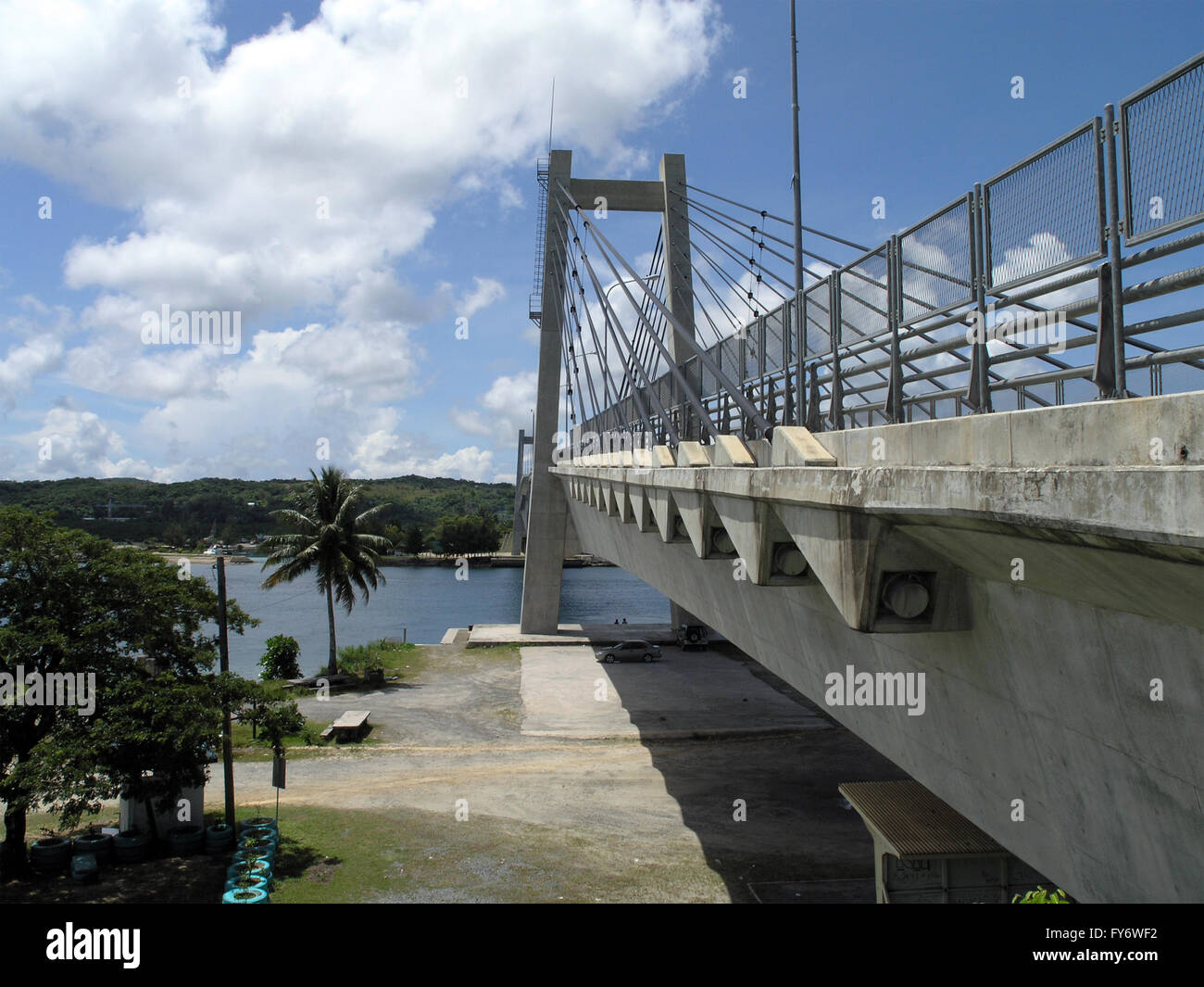 Koror-Babeldaob Brücke, Palau. Koror-Babeldaob Brücke ist eine Brücke in Palau, die Koror und Babeldaob Inseln verbindet. Es ist Stockfoto