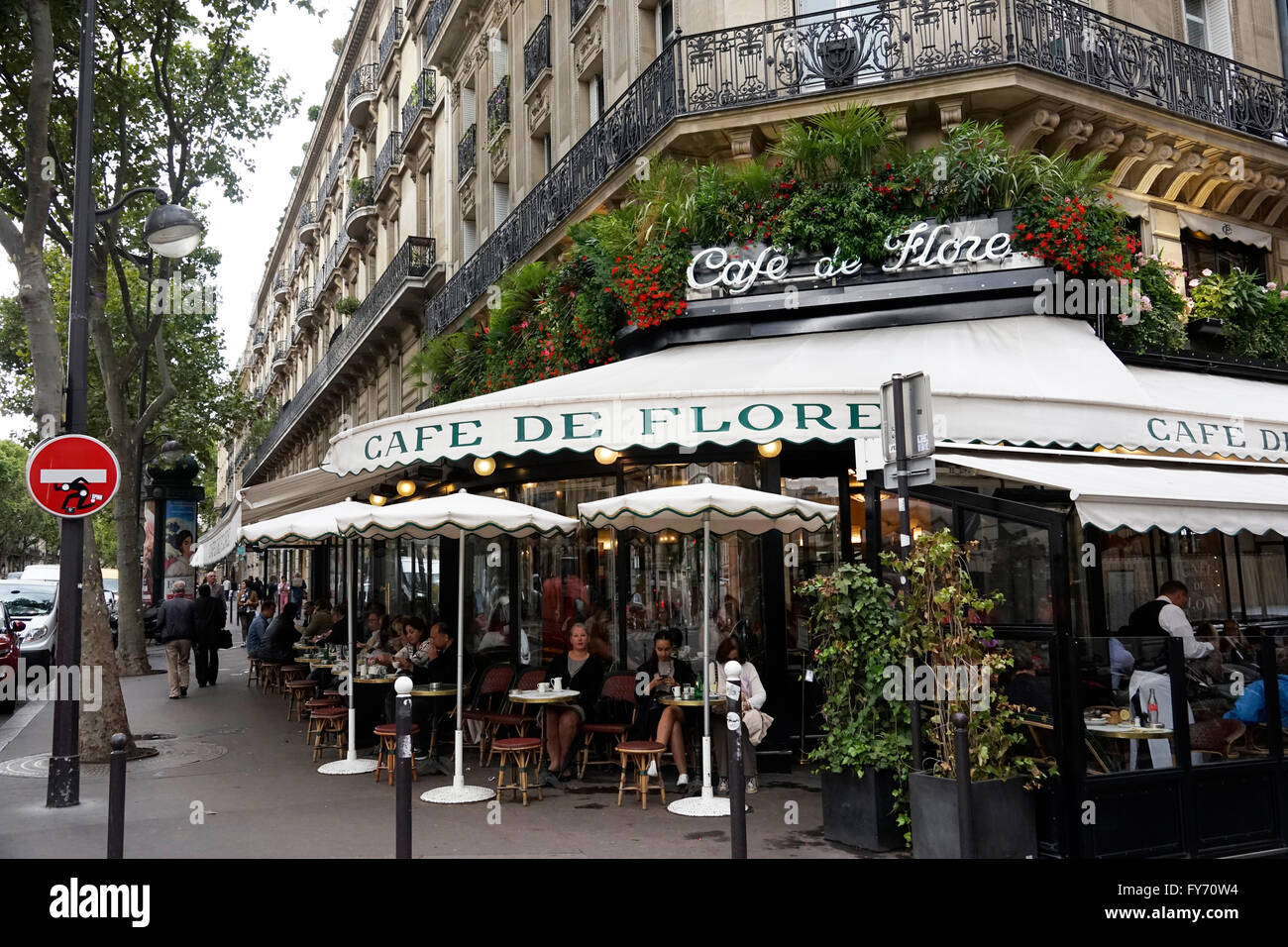 Cafe de flore paris Fotos und Bildmaterial in hoher Auflösung Alamy