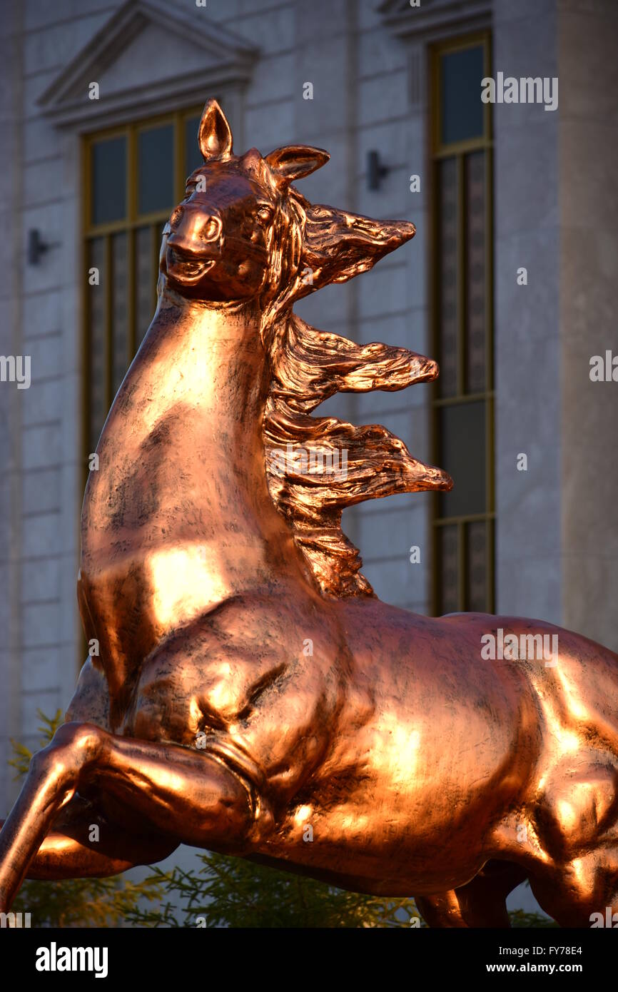 Bronzestatue eines Pferdes in Astana, Kasachstan Stockfoto
