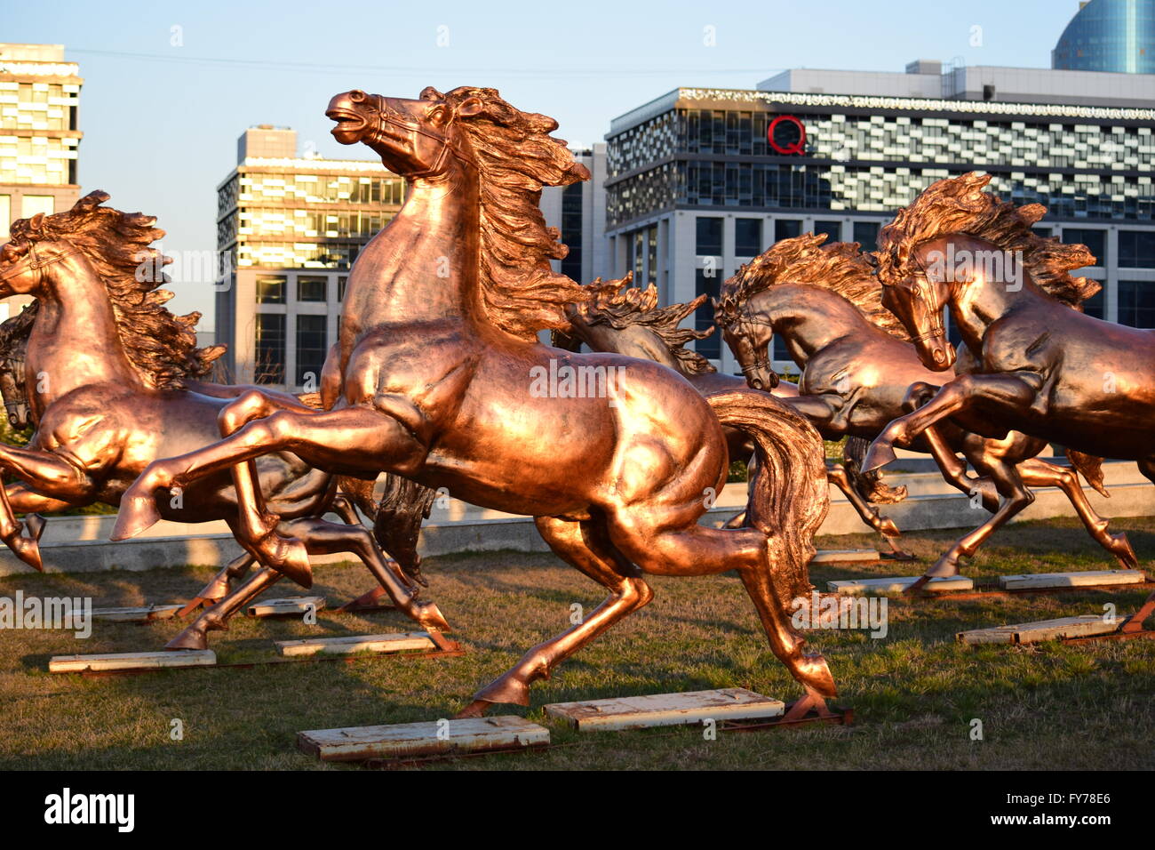 Bronzestatue eines Pferdes in Astana, Kasachstan Stockfoto