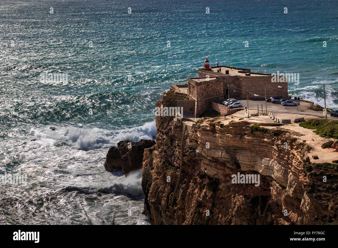 Farol de Nazaré (Sítio), Cabo de São Vicente: Landschaft mit den berühmten Leuchtturm von Nazaré, Kap St. Vincent, Portugal. Stockfoto