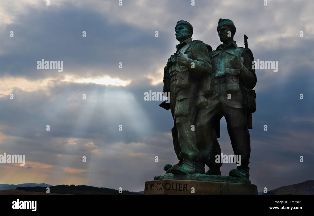 Sonnenuntergang am Commando Denkmal Spean Bridge, Schottland Stockfoto