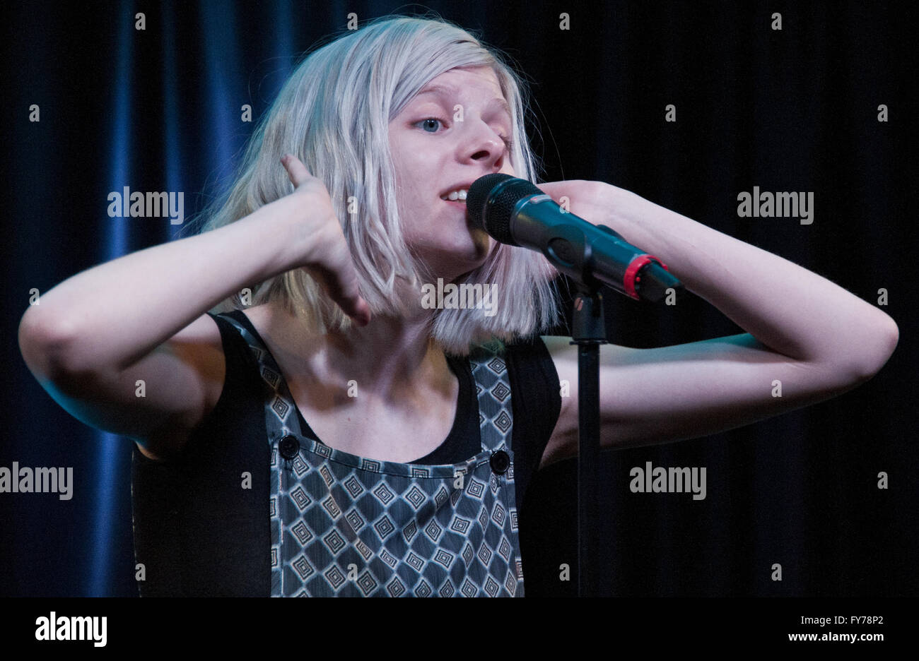 Bala Cynwyd, Pennsylvania, USA. 20. April 2016. Norwegischen Singer-Songwriterin AURORA Besuche Radio 104.5 des Performance-Theater. Stockfoto