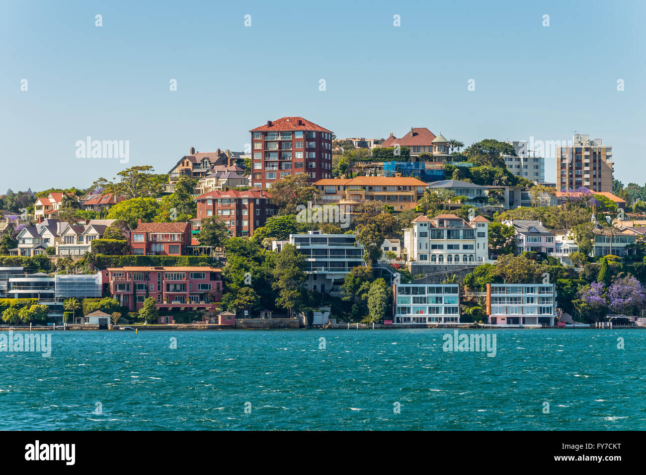 Der Blick auf die Skyline von Sydney - Point Piper Villen, Sydney, Australien Stockfoto