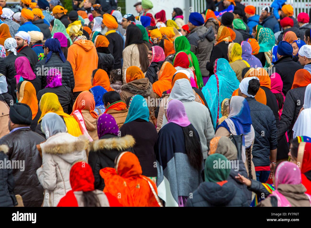 Prozession der Sikh Gemeinschaft, genannt Nagar Kirtan in Essen, Deutschland, mit Sikh Mitgliedern aus ganz Deutschland, Stockfoto