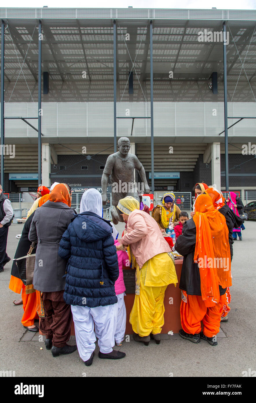 Prozession der Sikh Gemeinschaft, genannt Nagar Kirtan in Essen, Deutschland, mit Sikh Mitgliedern aus ganz Deutschland, Stockfoto