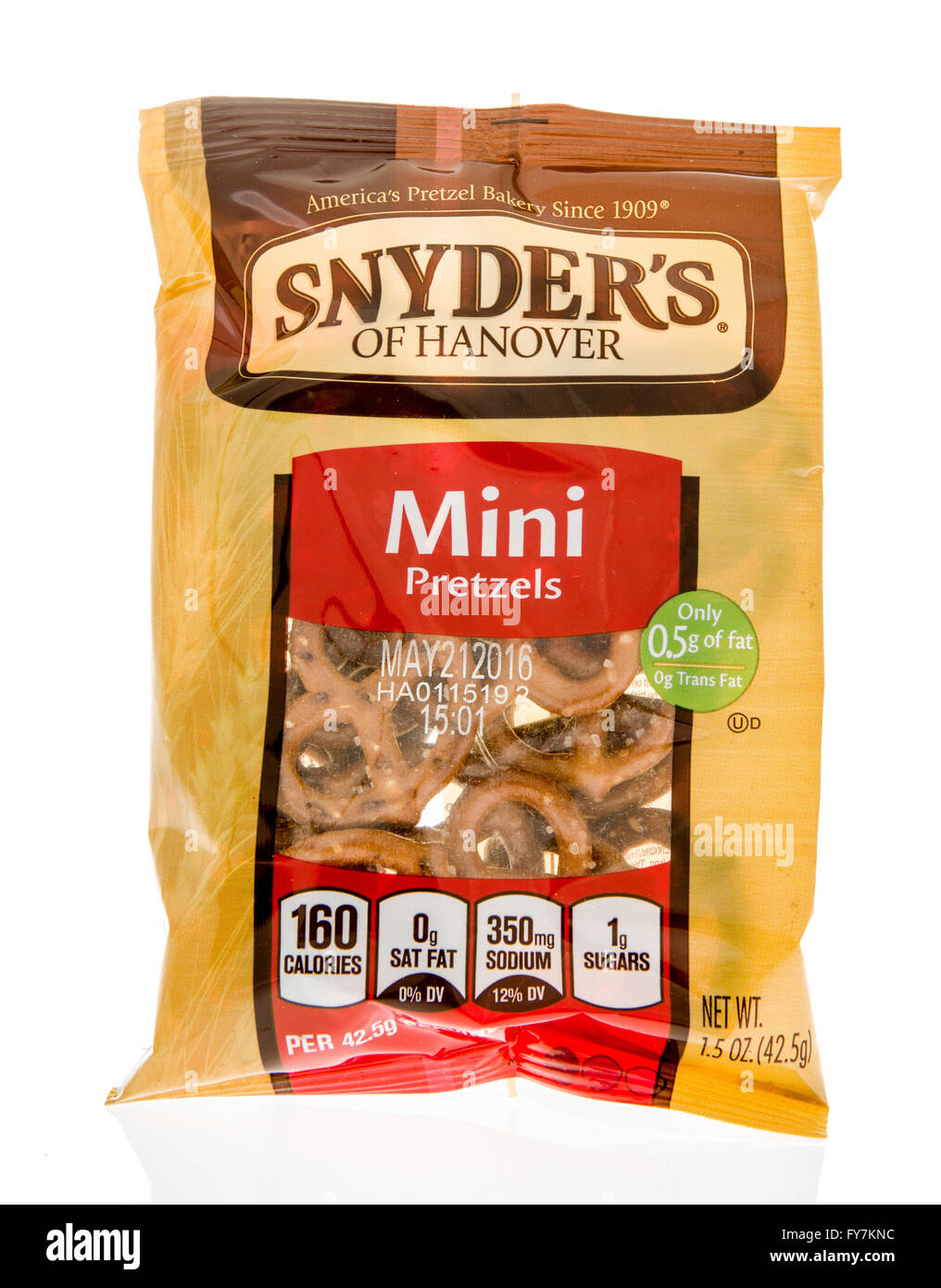 Winneconne, Wisconsin - 5. März 2016: eine Tasche von Snyder Hannover Mini Brezeln Stockfoto