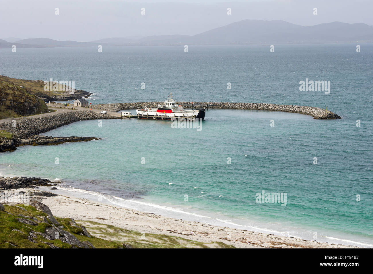 Das Caledonian MacBrayne MV Lochalainn Fähre Eriskay für die Insel Bara. Stockfoto