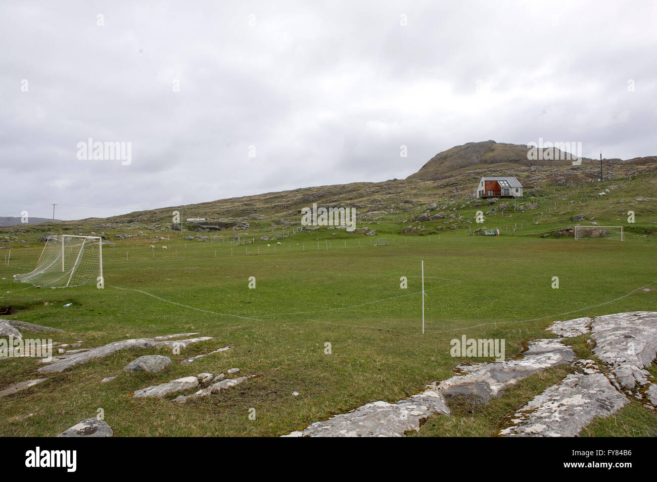 Einen abgelegenen Fußballplatz auf der Insel von Eriskay in den äußeren Hebriden, Western Isles of Scotland. Stockfoto