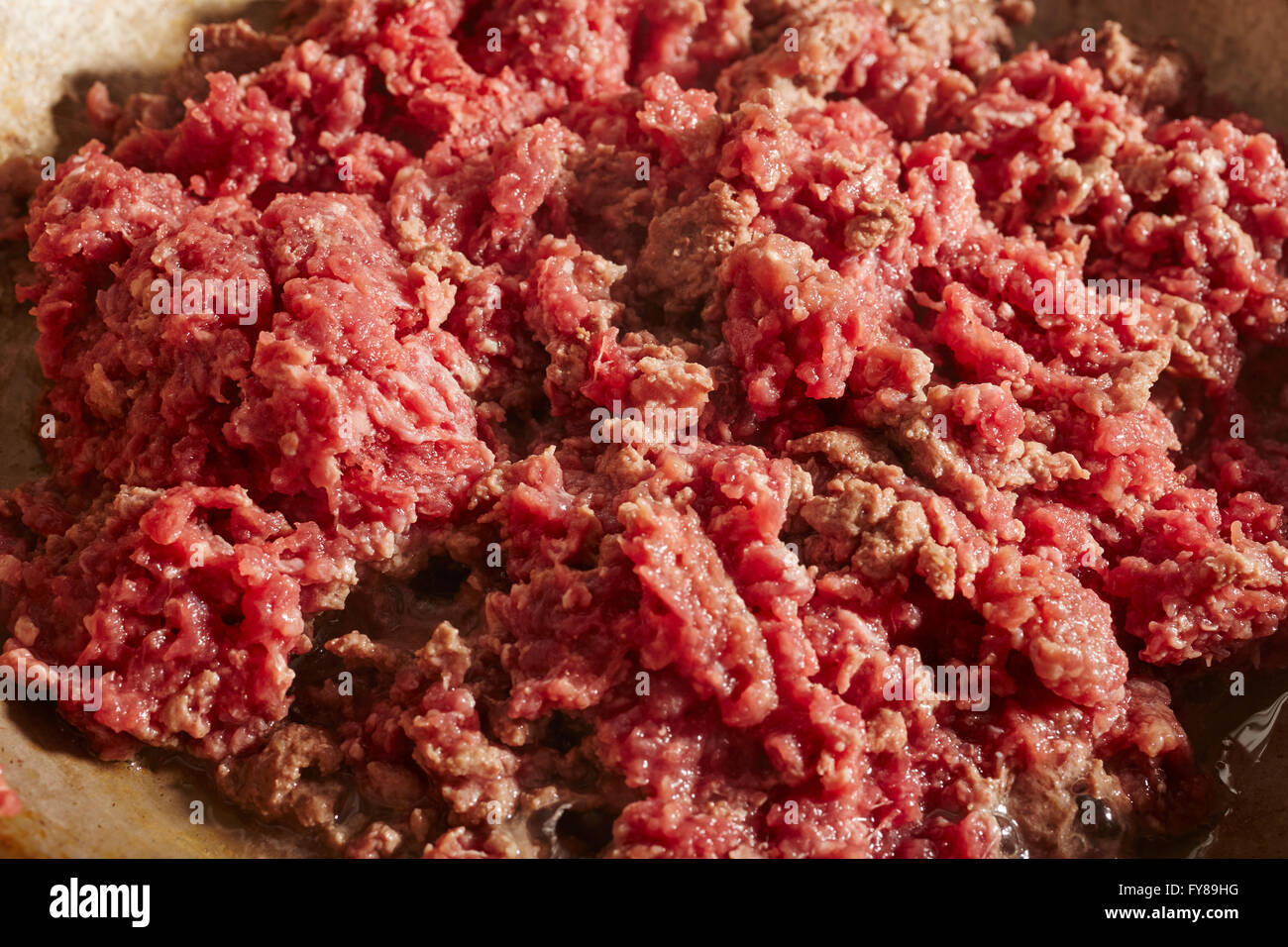 Hackfleisch Hackfleisch in einer Pfanne bräunen Stockfoto