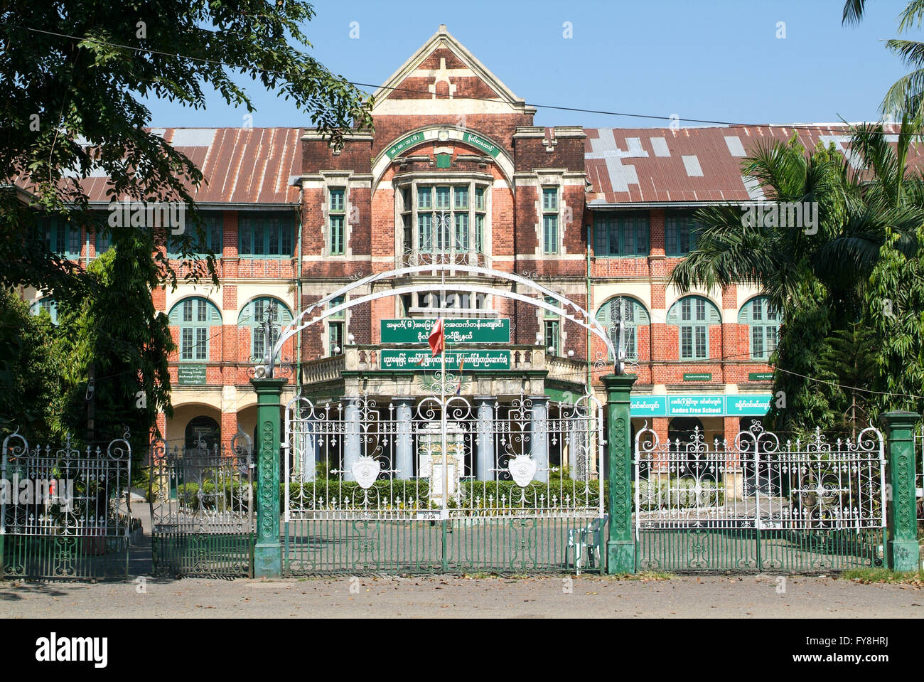 Yangon (Rangoon) Gebäude aus britischen Kaiserzeit auf Myanmar Stockfoto