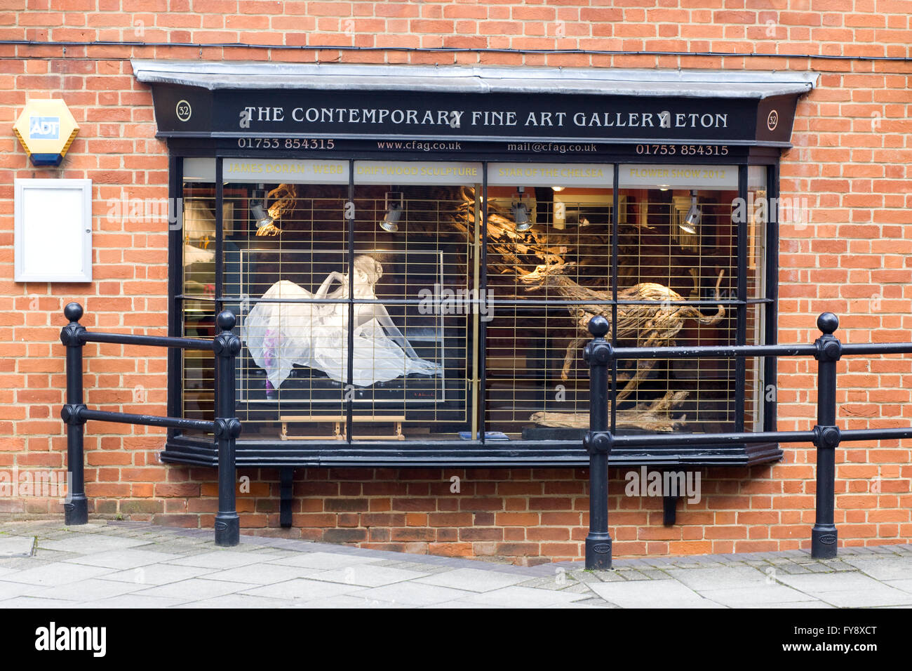 Schaufenster anzeigen von Antiquitäten in der Fine Art Gallery in Eton Stockfoto