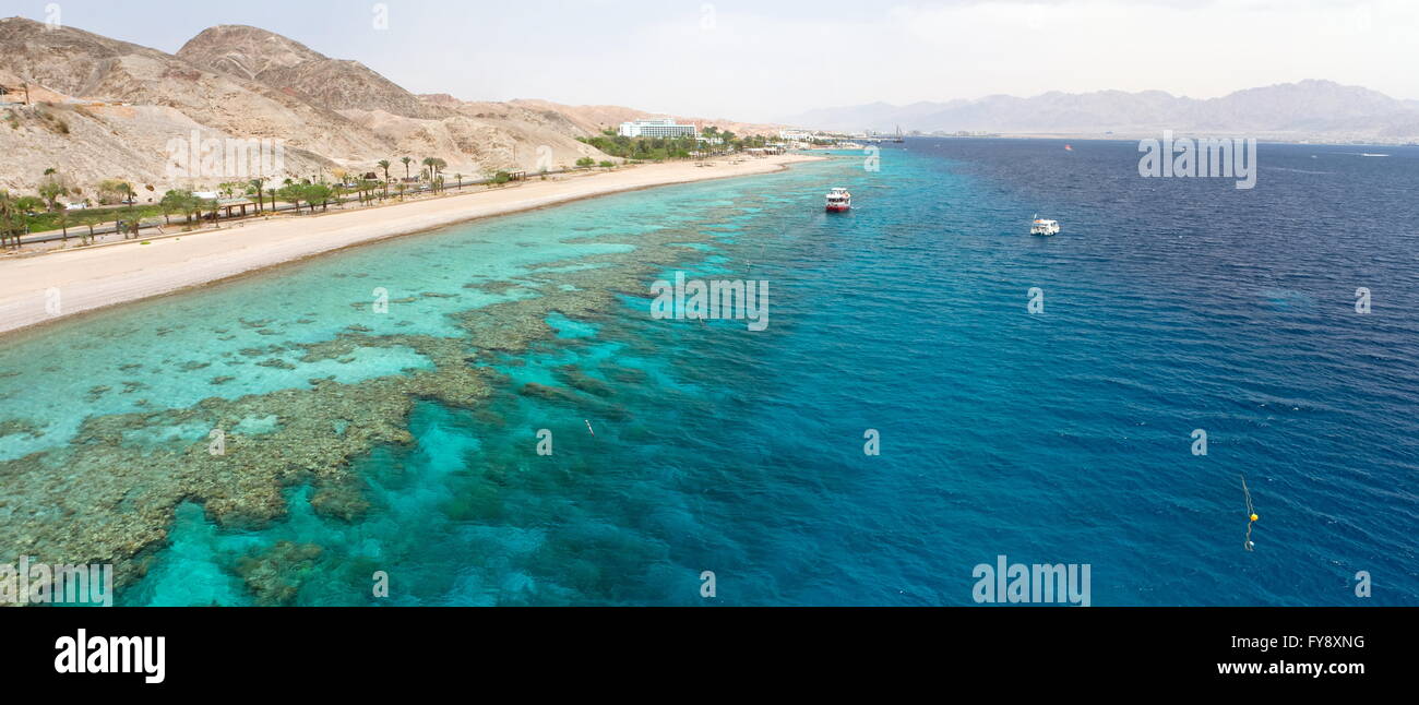 Panorama-Küste des Roten Meeres vom Korallenriff Stockfoto