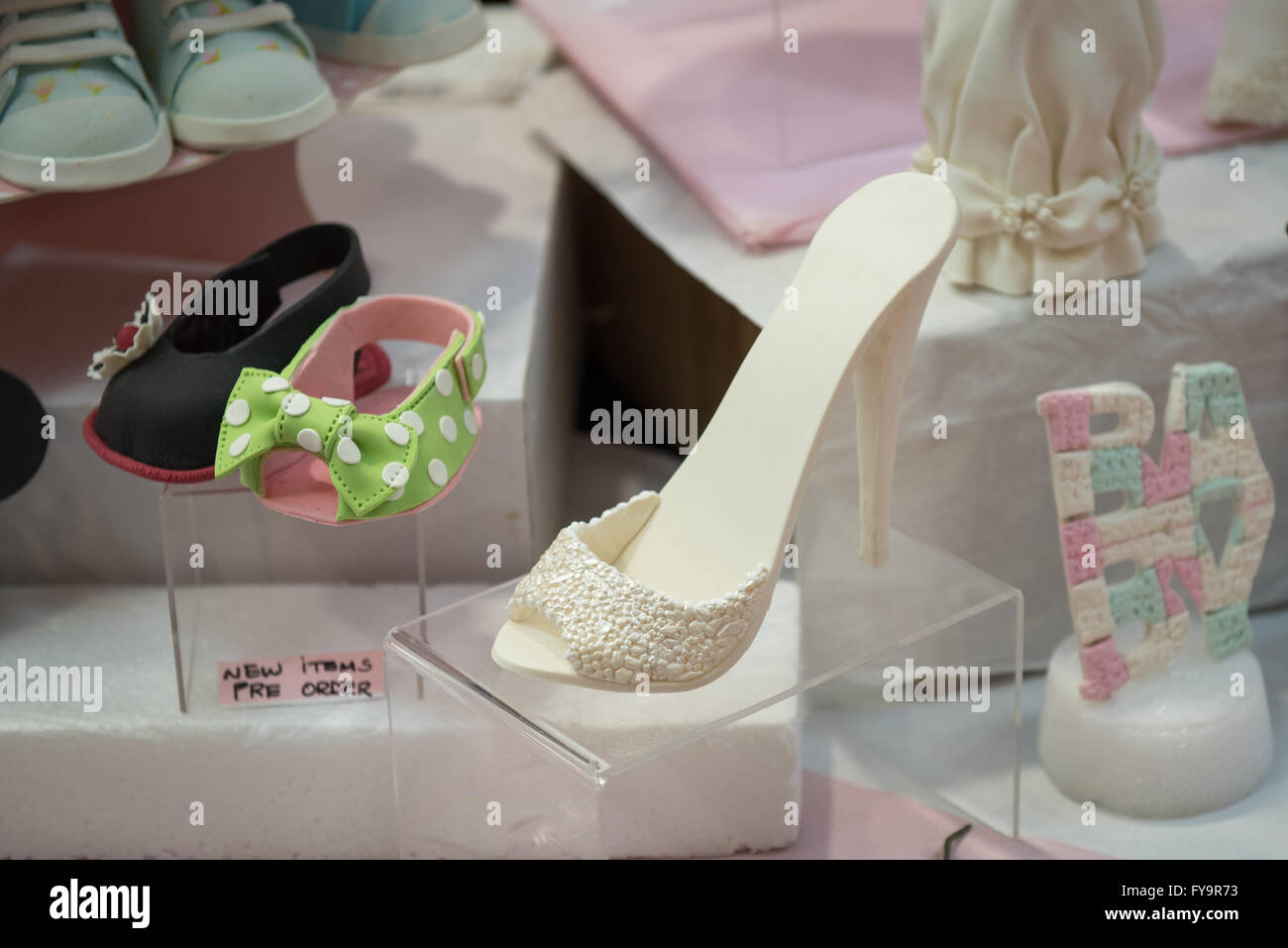 Essbare Cinderella Prinzessin Schuh high-Heel Cake International – The Sugarcraft, Kuchen dekorieren und Backen-Show in London Stockfoto