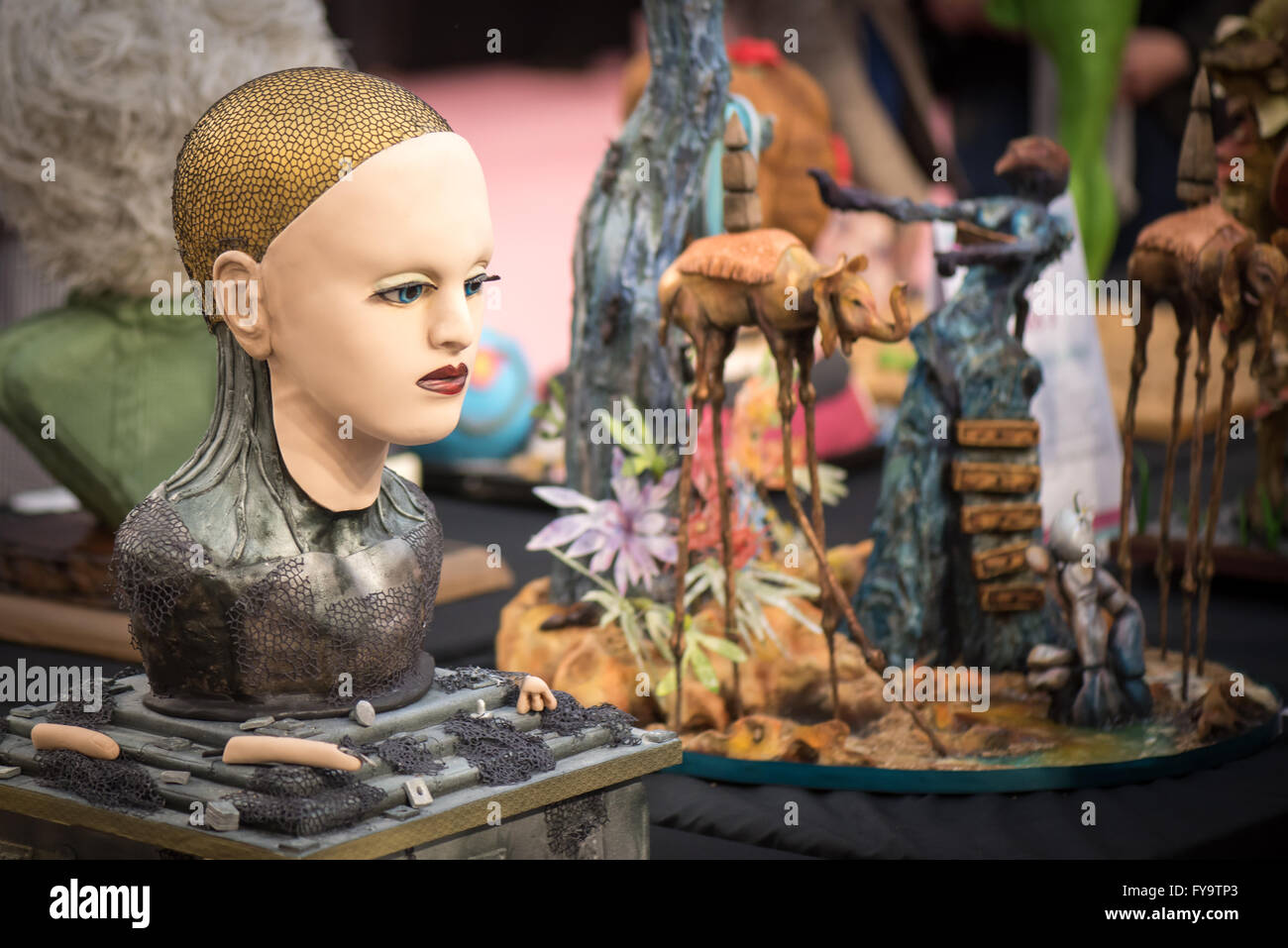 Ex Machina inspiriert Kuchen Kuchen International – The Sugarcraft, Kuchen dekorieren und Backen-Show in London Stockfoto