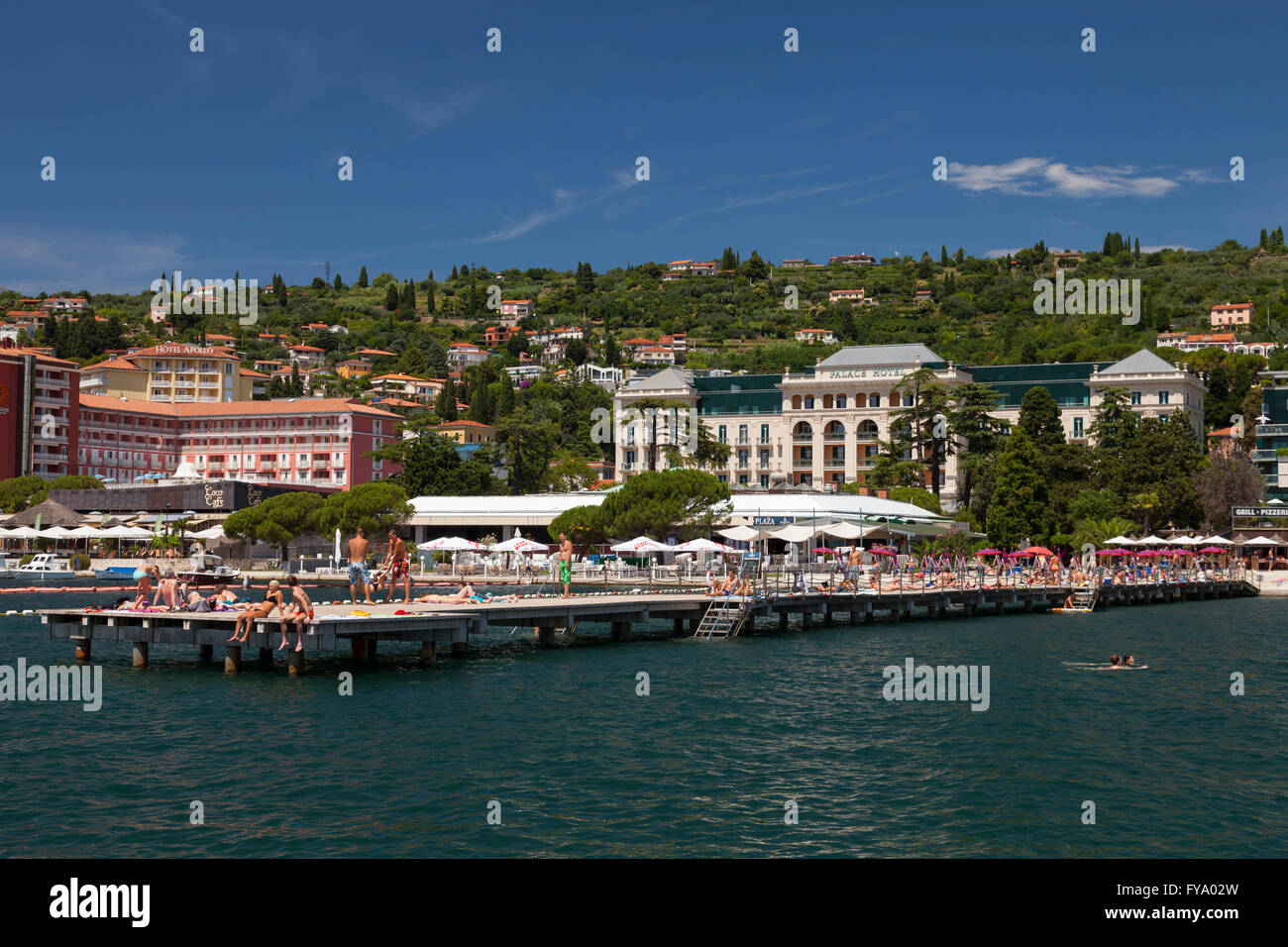 Steg und Strand, Portorož, Piran, Adria, Istrien, Slowenien Stockfoto