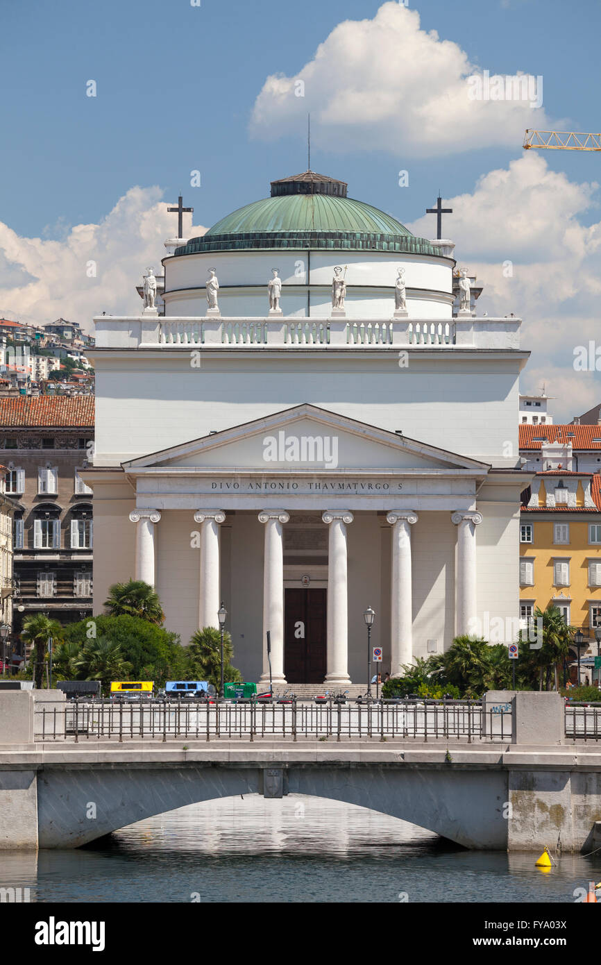 Klassizistische Kirche Sant'Antonio Taumaturgo am Canal Grande, Triest