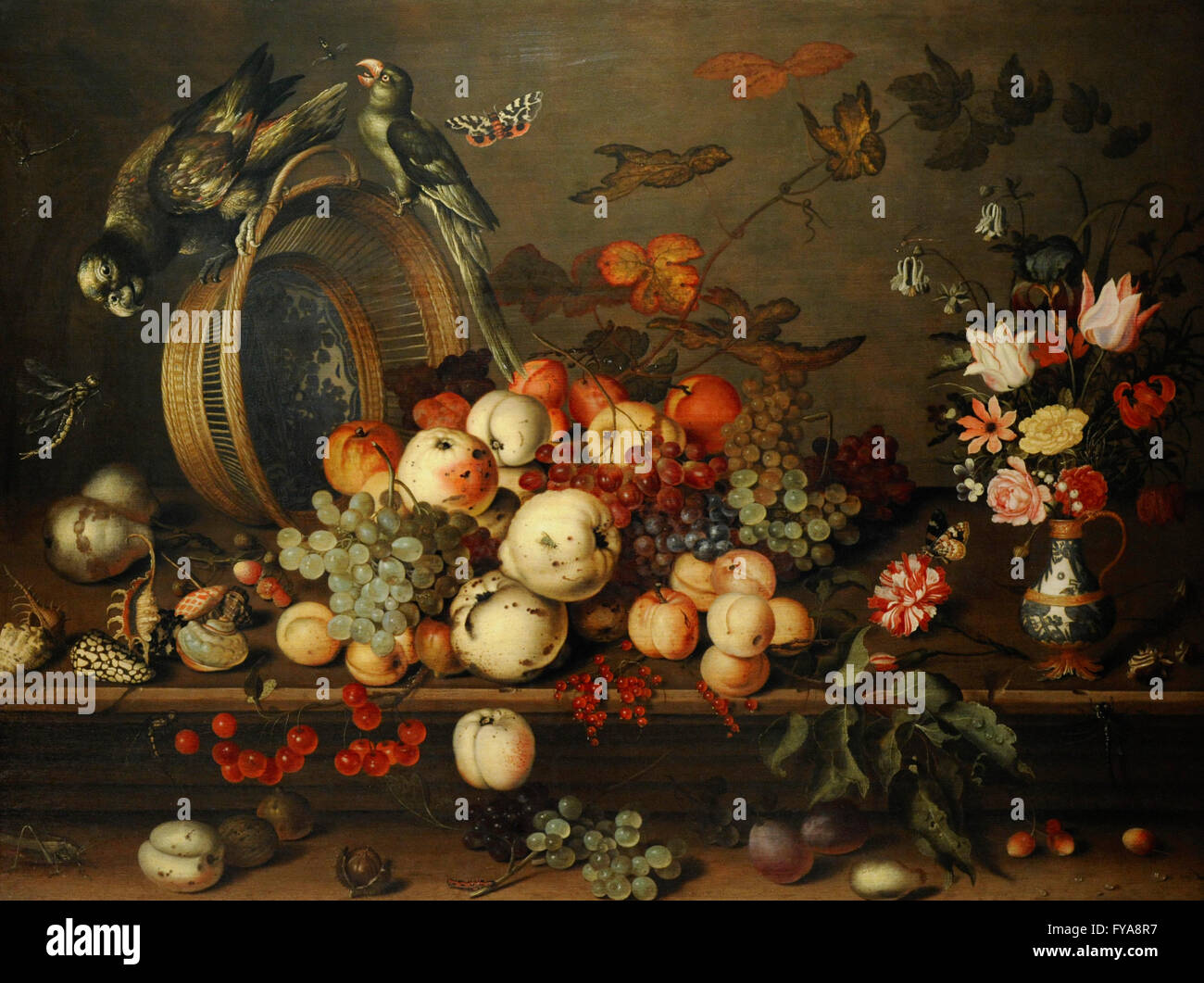 Balthasar van der Ast (1593-1657). Niederländischer Maler. Stillleben mit Früchten, Muscheln und Insekten, 1620s. Die Eremitage. Sankt Petersburg. Russland. Stockfoto