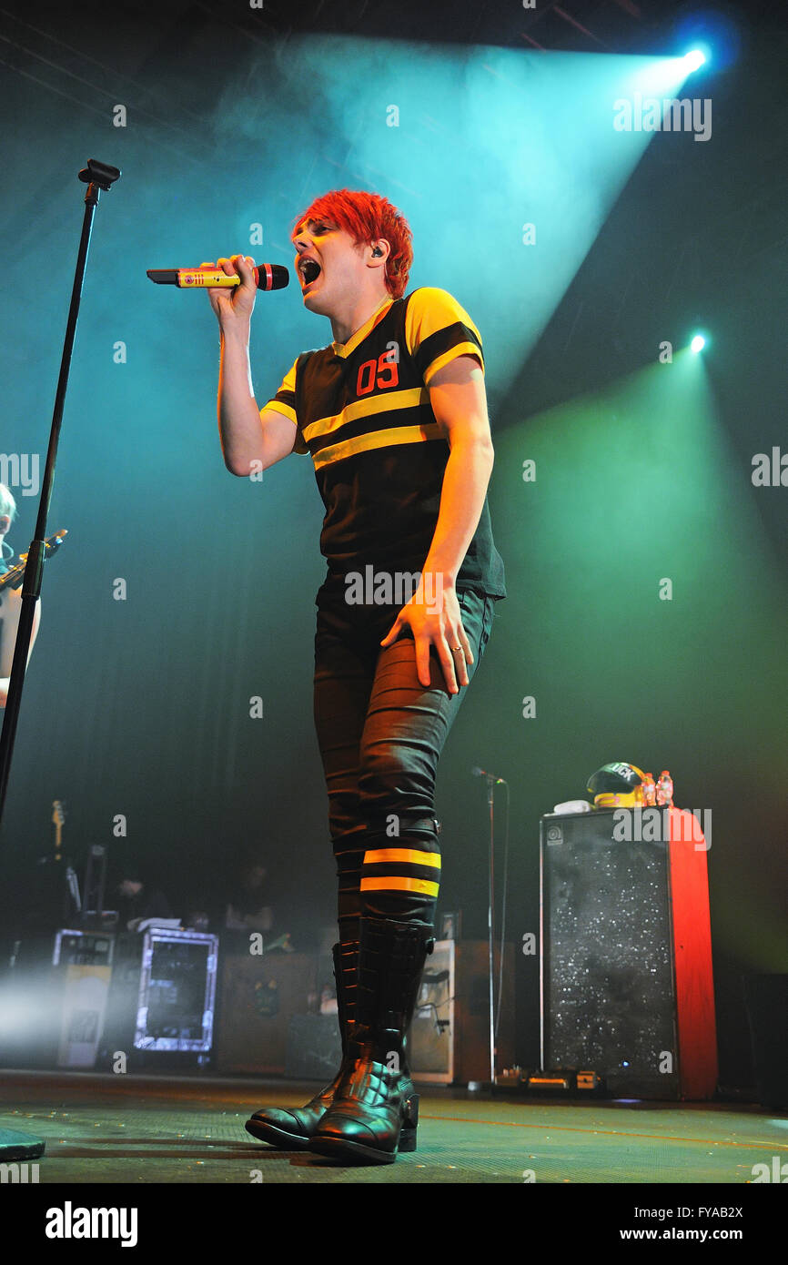 BARCELONA - MAR-5: Gerard Way, Frontmann der Band My Chemical Romance, führt bei Sant Jordi Club. Stockfoto