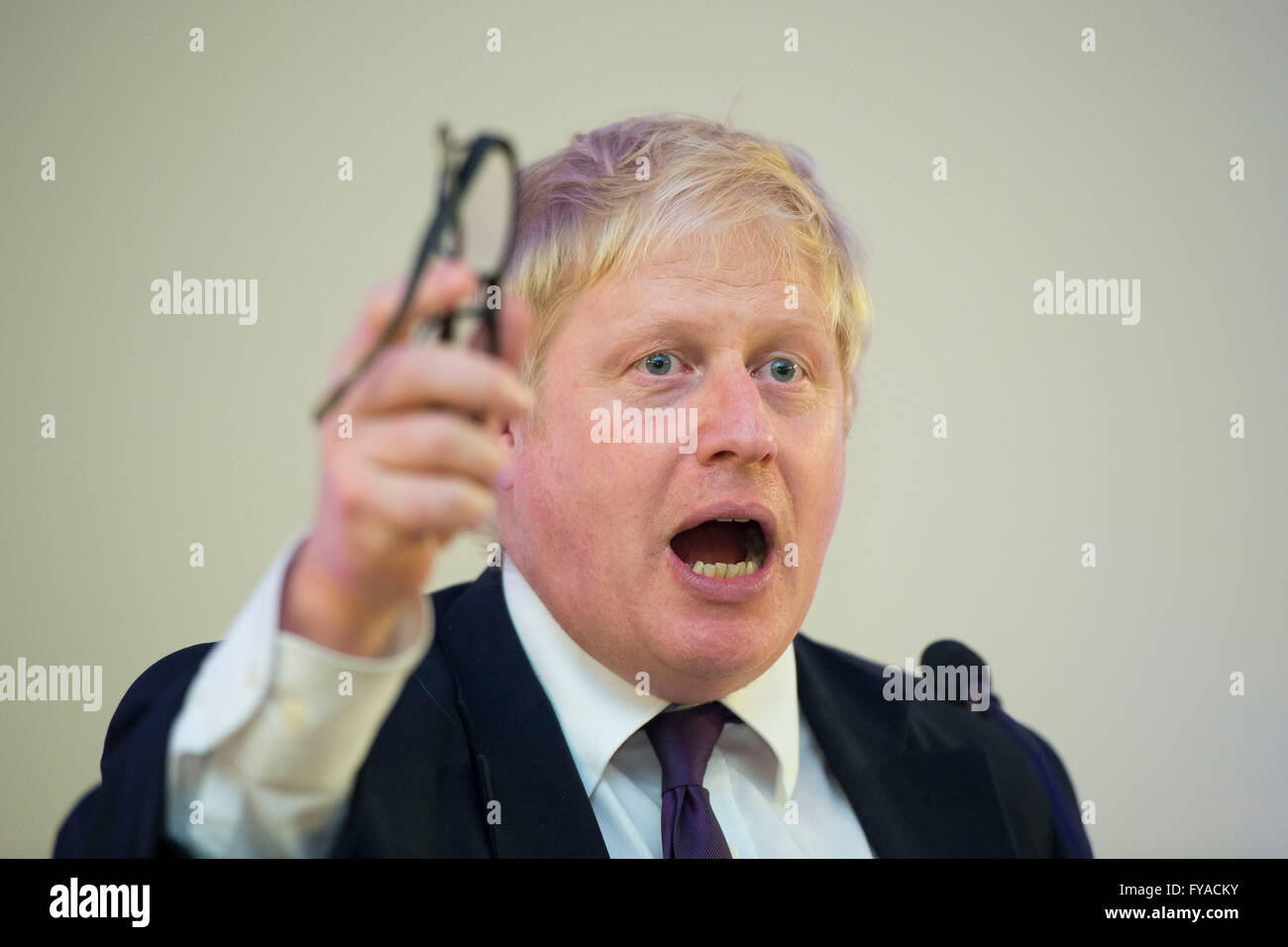 Boris Johnson ehemaliger Bürgermeister von London und konservative Wartungstafel. Stockfoto