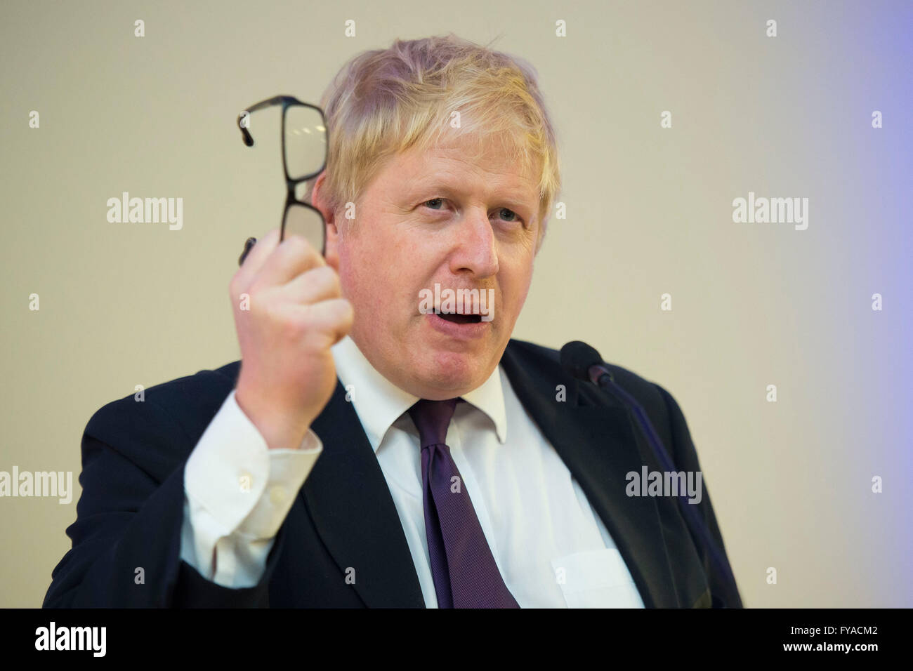 Boris Johnson ehemaliger Bürgermeister von London und konservative Wartungstafel. Stockfoto