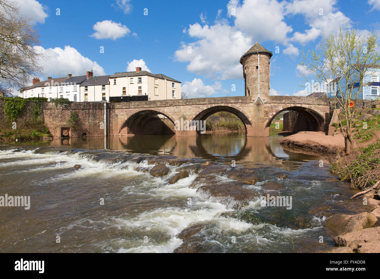 Monnow Brücke Monmouth Wales uk mittelalterlichen historischen Fluss Brücke und touristische Attraktion in Wye valley Stockfoto