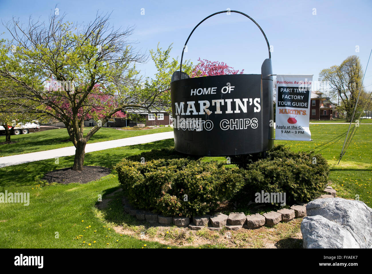 Ein Logo Zeichen außerhalb der Hauptsitz von Martins Kartoffelchips, Inc., in Thomasville, Pennsylvania am 17. April 2016. Stockfoto