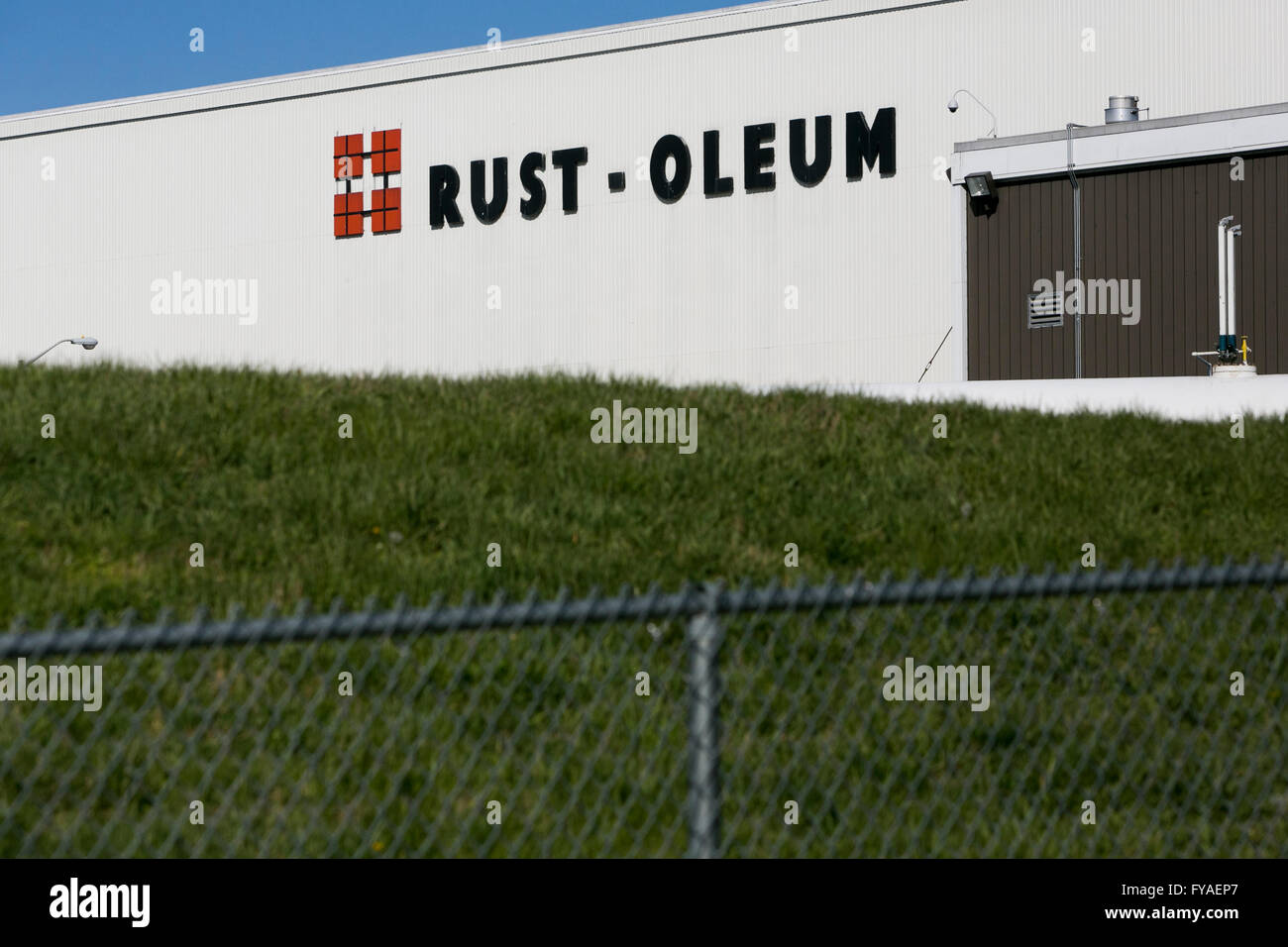 Ein Logo Zeichen außerhalb einer Einrichtung von Rust-Oleum in Williamsport, Maryland am 17. April 2016 besetzt. Stockfoto
