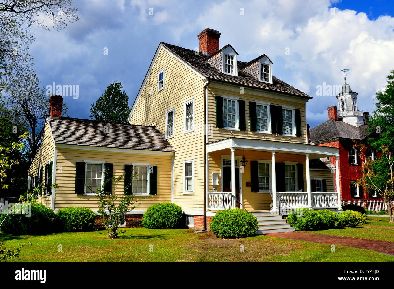 New Bern, North Carolina: Federal Style 1795 schneiden-Allen Haus und 1809 New Bern alte Akademie * Stockfoto