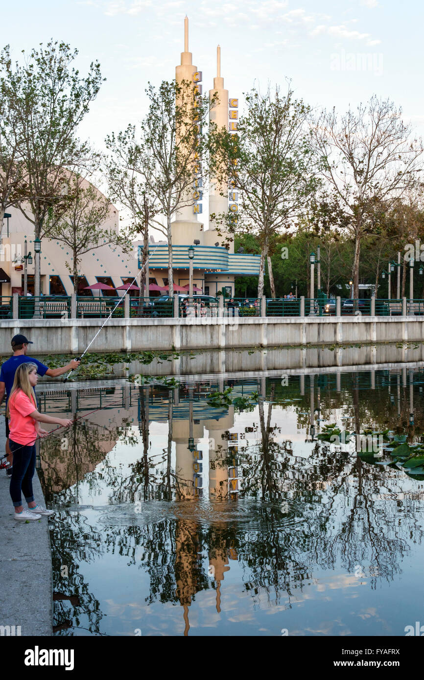 Orlando Florida, vom Meister geplante Gemeinschaft, Neo-Urbanismus, Innenstadt, Front Street, Lake Rianhard, Landschaft, Wasser, entspannend, Teenager Teenager Teenager Teenager männlich bo Stockfoto