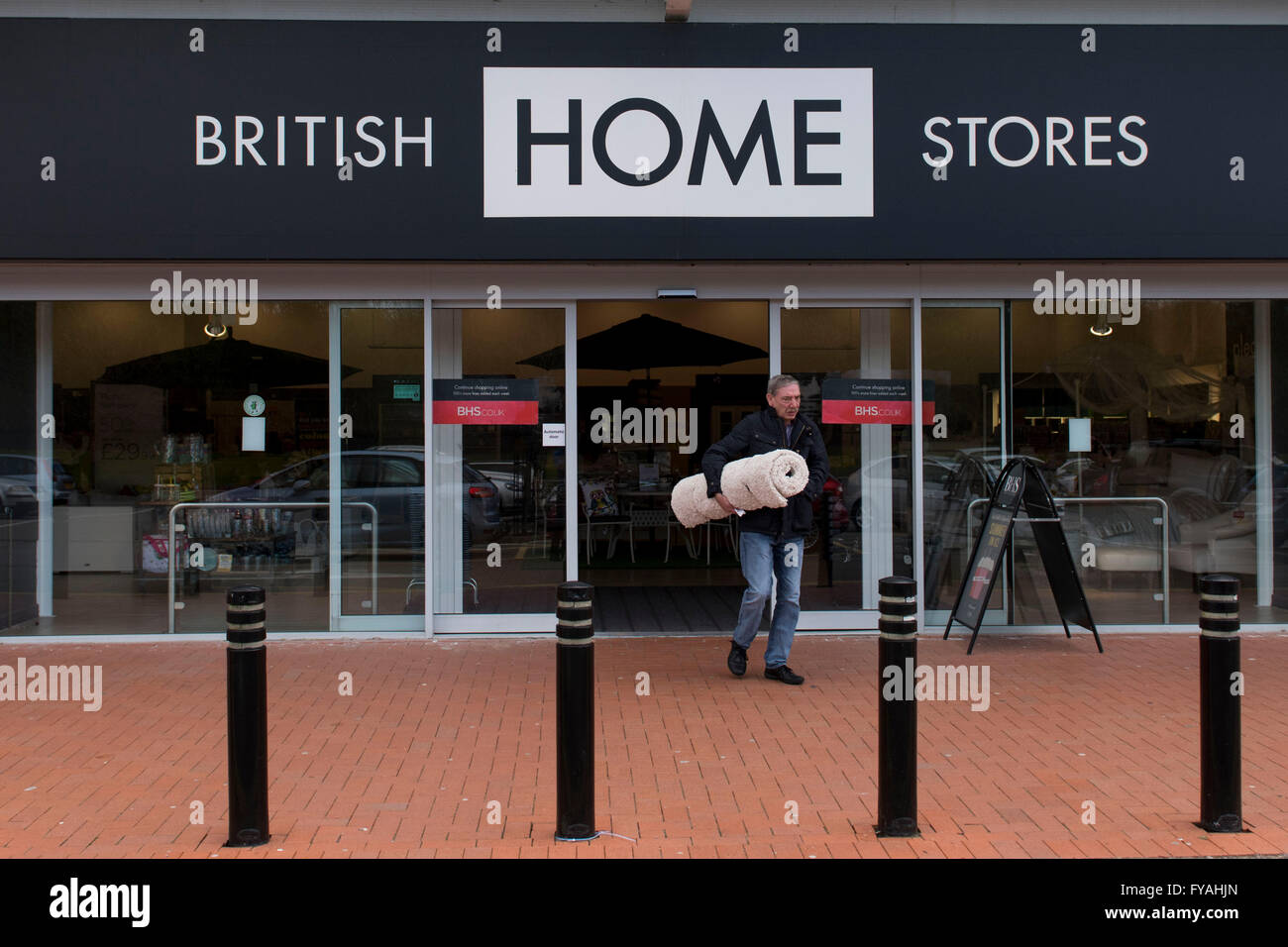British Home Stores (BHS) lagern bei Cardiff Bay Retailpark, Cardiff. BHS in Verwaltung gegangen ist. Stockfoto