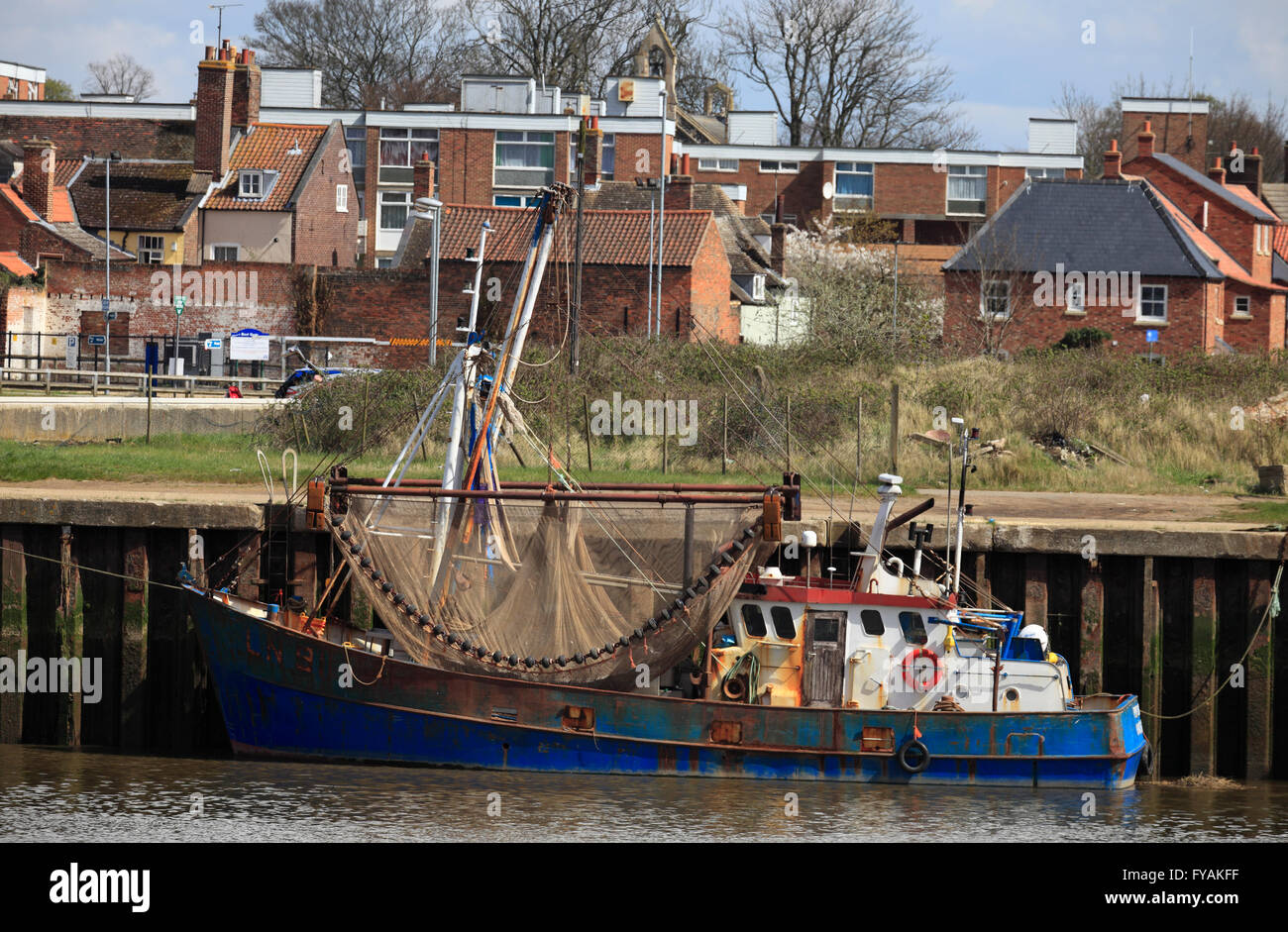 Angelboot/Fischerboot vertäut am King's Lynn, Norfolk, England. Stockfoto