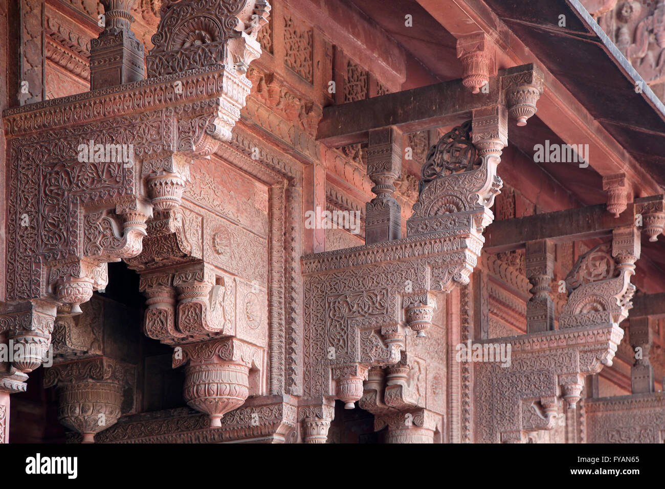 Aufwendige Wandstützen, Agra Fort, auch bekannt als Red Fort, Agra, Uttar Pradesh, Indien Stockfoto