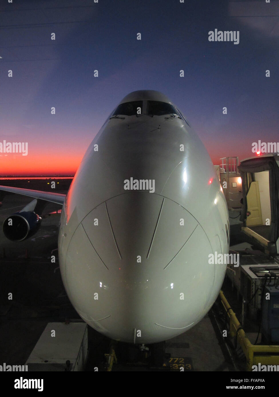 Cockpit boeing 747 in flight -Fotos und -Bildmaterial in hoher Auflösung –  Alamy