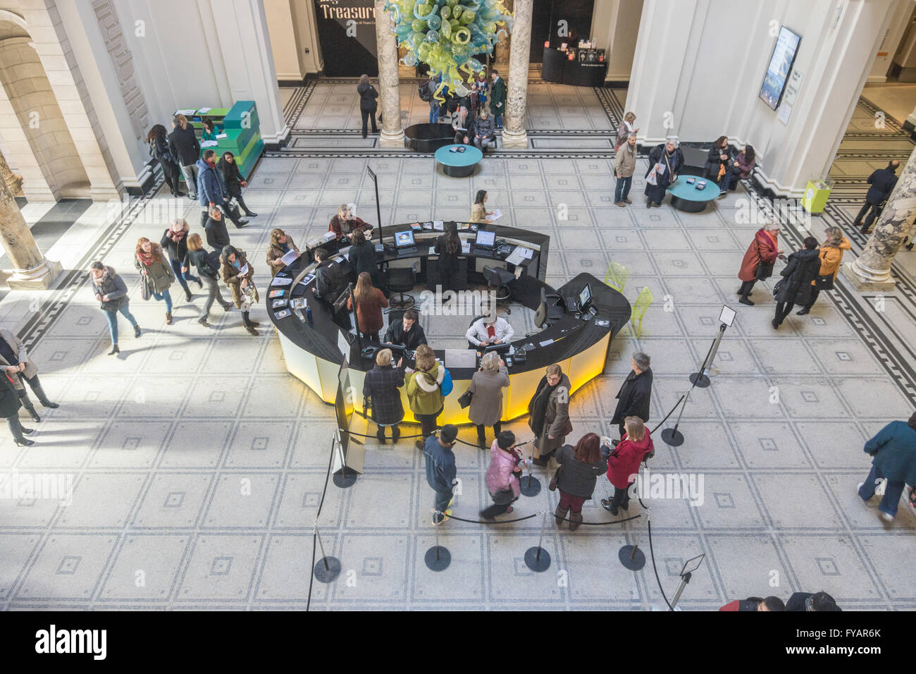 Museumskasse Victoria und Albert Museum Information Desk Tickets kaufen Stockfoto