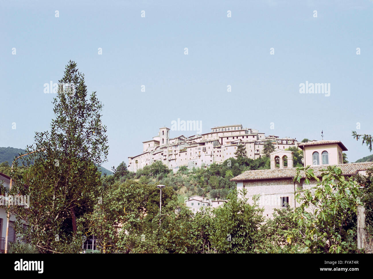 Blick auf die mittelalterliche Stadt Contigliano in der Region Sabina von Italien (Provinz Viterbo) Stockfoto