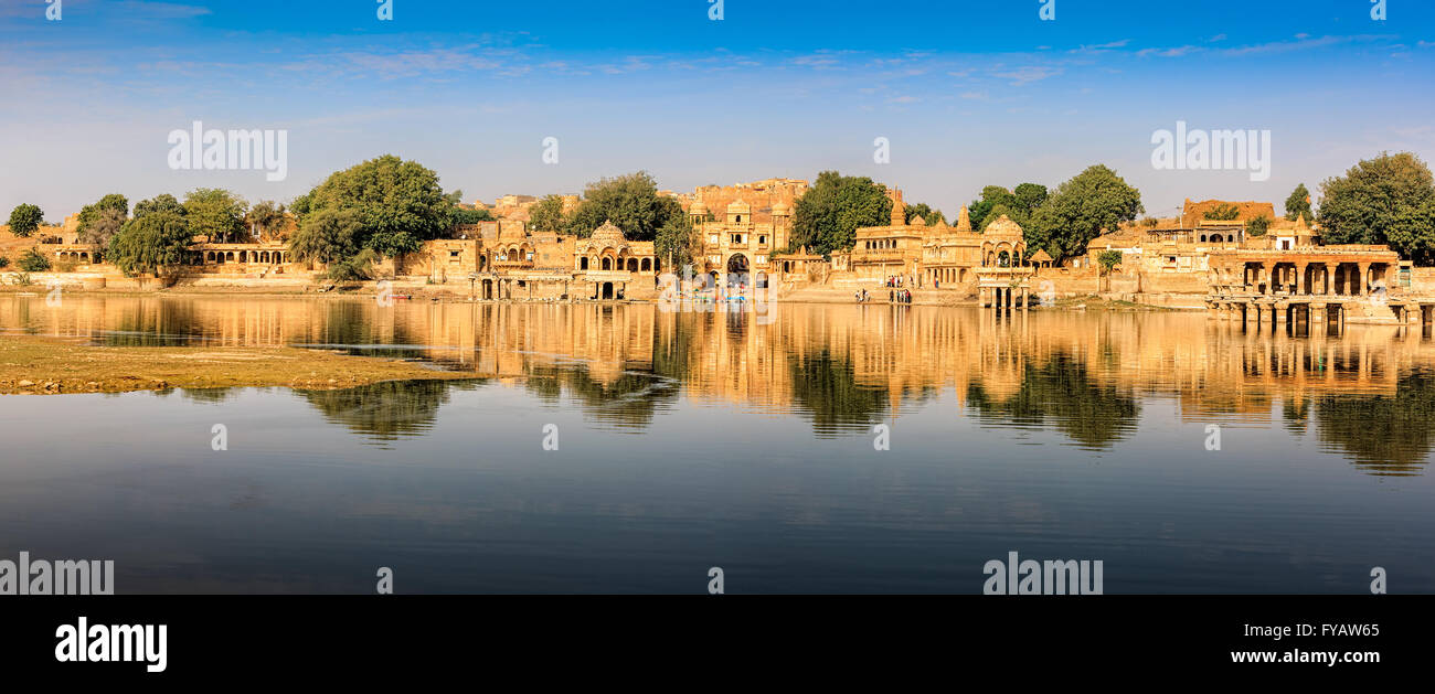 Gadi Sagar (Gadisar) See ist eines der wichtigsten touristischen Attraktionen in Jaisalmer, Rajasthan, Nordindien. Künstlerisch ca Stockfoto