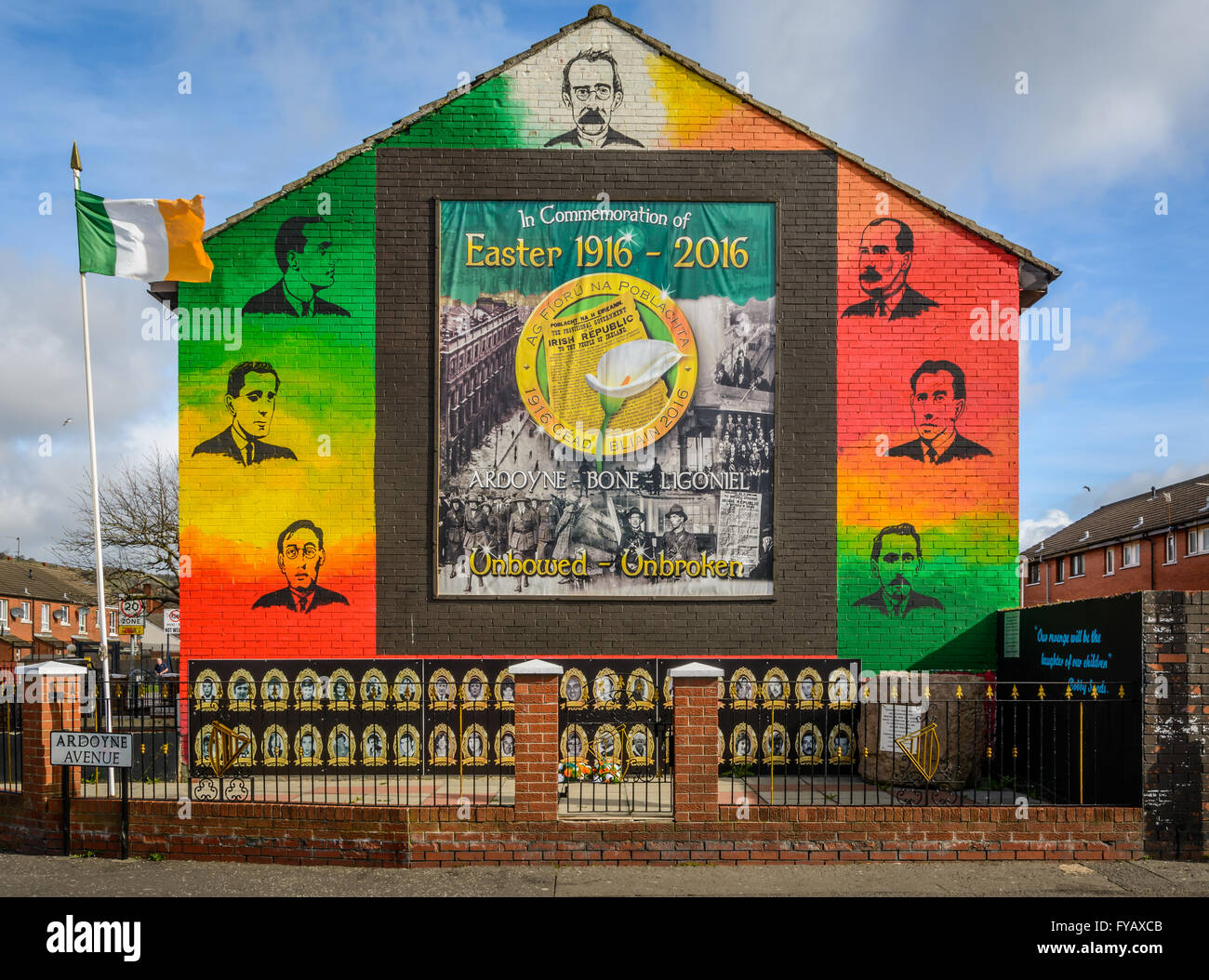 1916 Easter Rising Wandmalerei zum Gedenken an die Hundertjahrfeier in Ardoyne, Nord-Belfast. Stockfoto